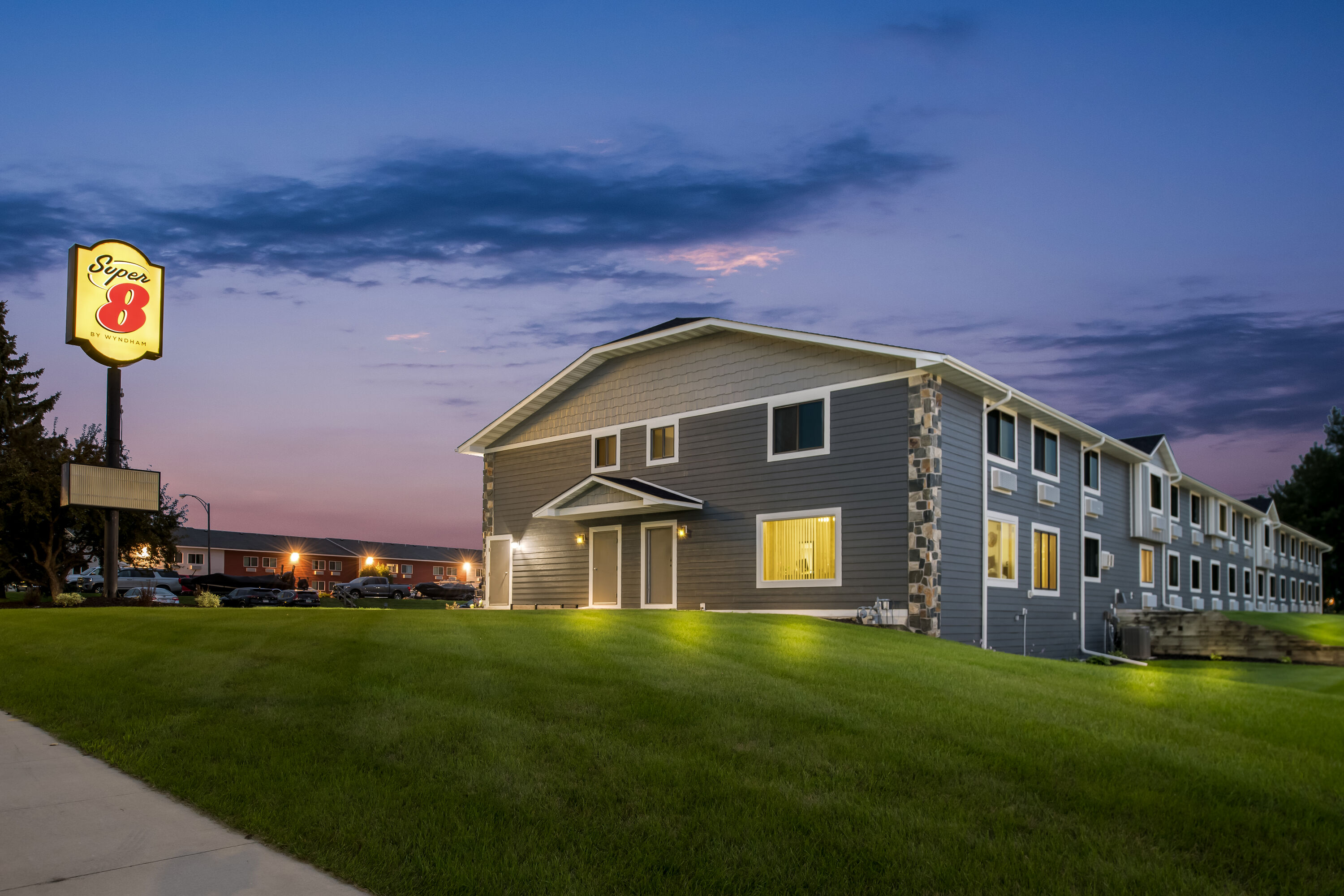 Exterior Night Image of Super 8 by Wyndham Alexandria MN hotel in Alexandria, Minnesota
