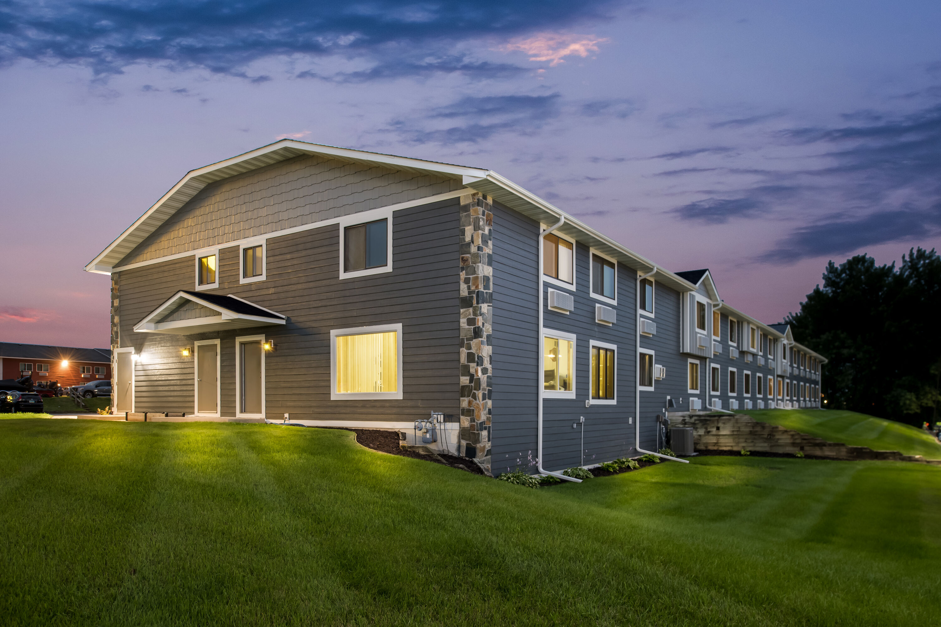 Exterior Night Image of Super 8 by Wyndham Alexandria MN hotel in Alexandria, Minnesota