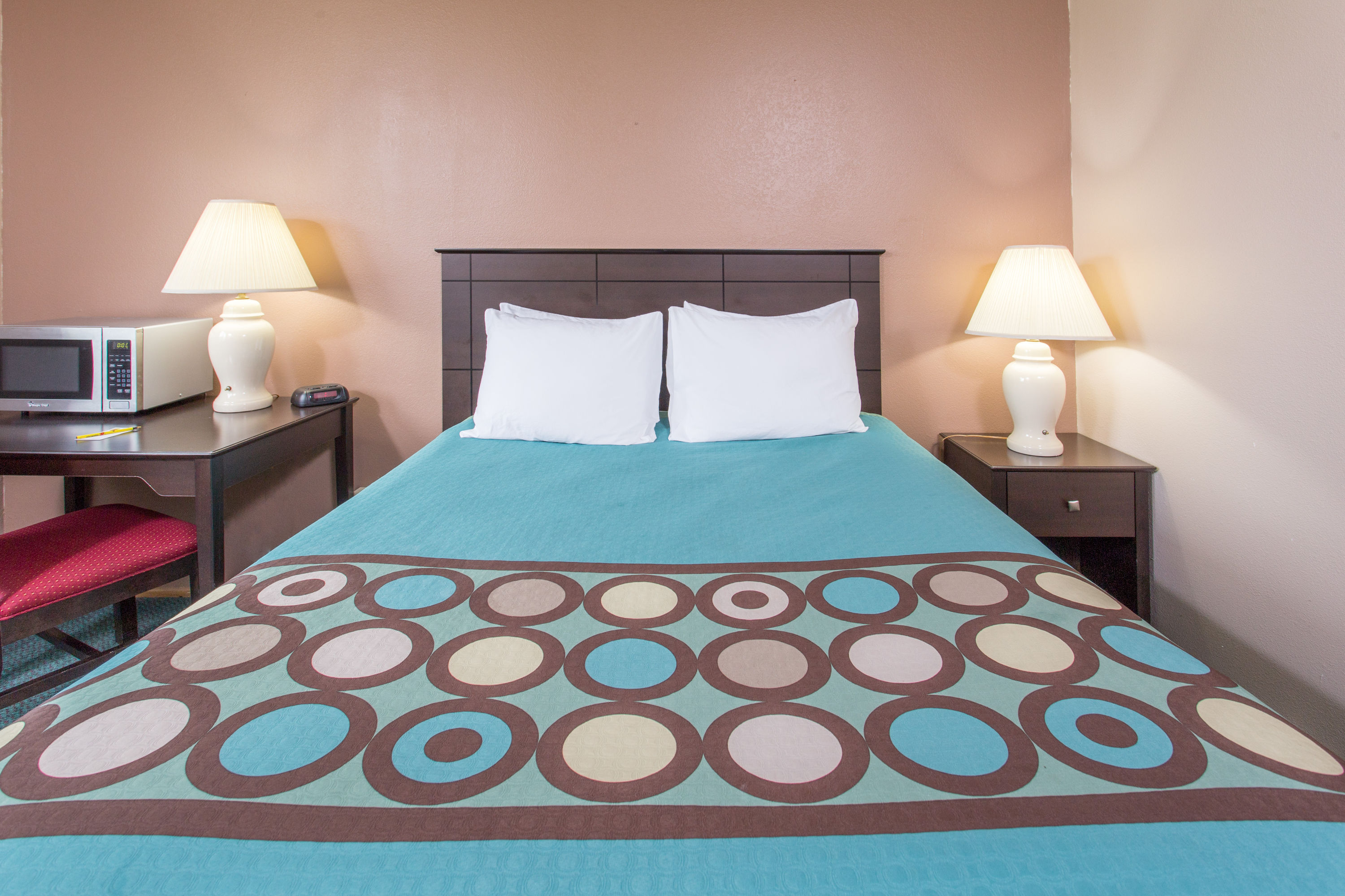 Guest room at the Super 8 by Wyndham Austin MN in Austin, Minnesota