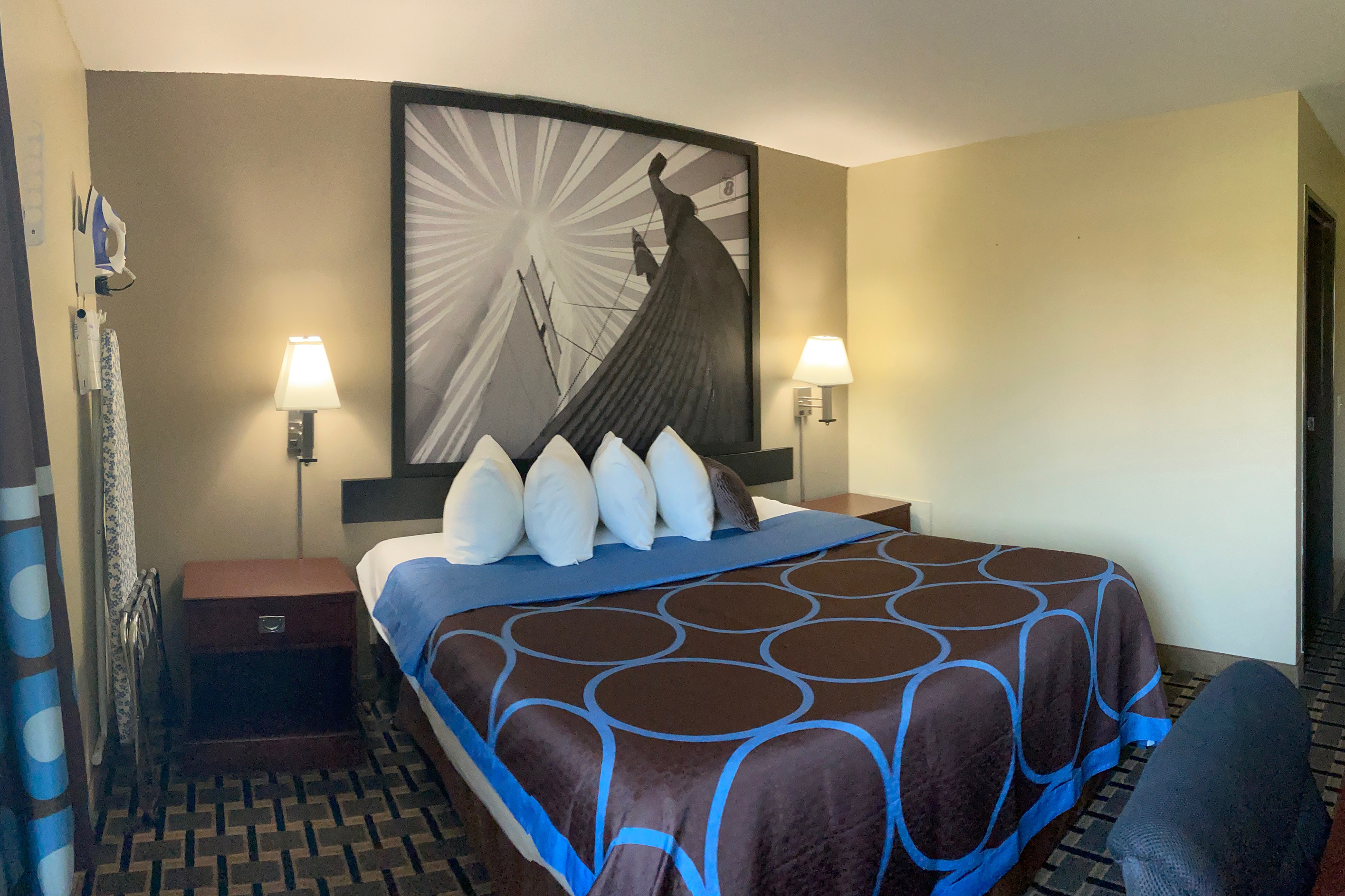 Guest room at the Super 8 by Wyndham Chisago City in Chisago City, Minnesota