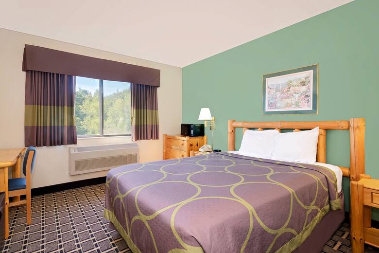 Guest room at the Super 8 Cloquet in Cloquet, Minnesota