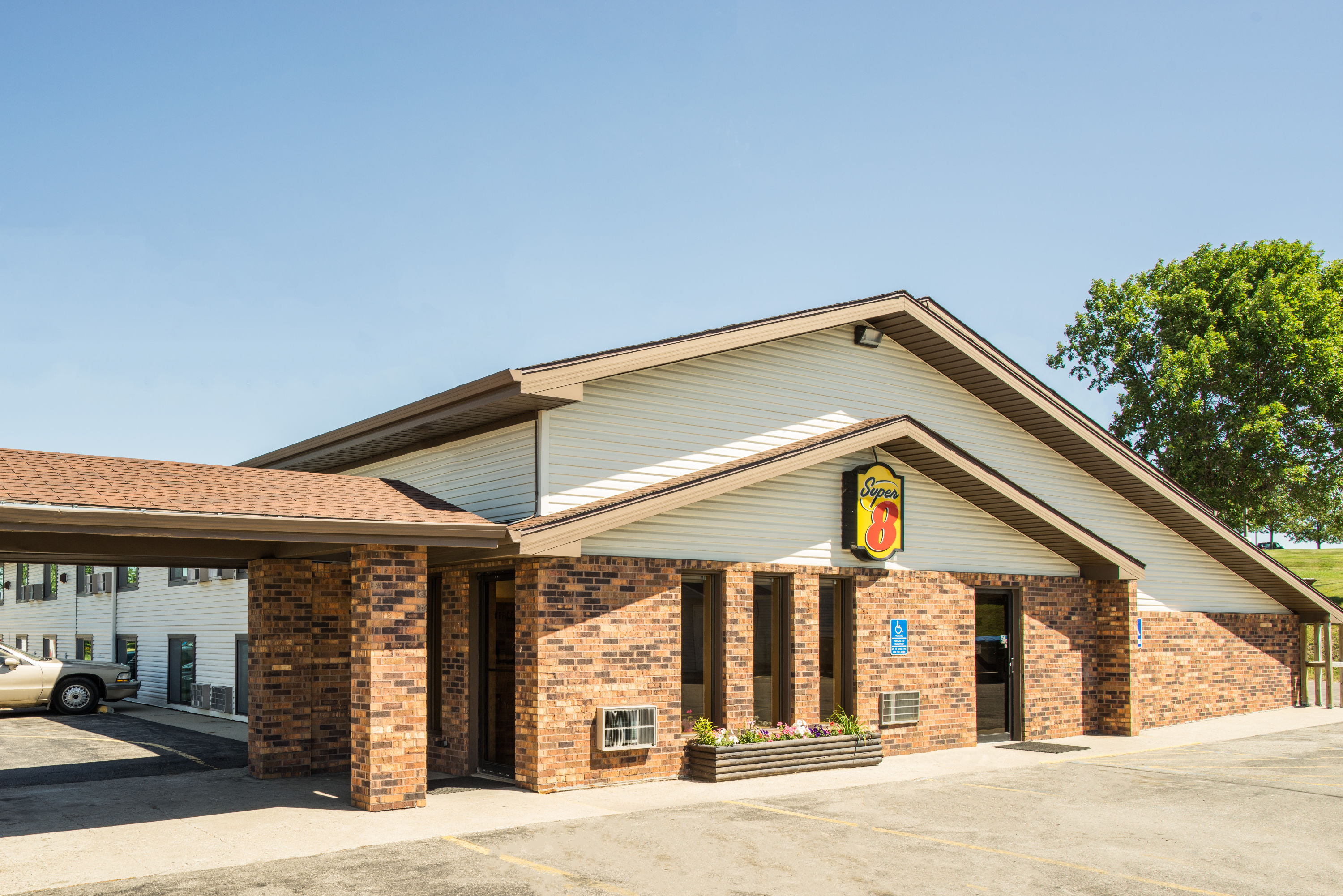 Super Wyndham Fergus Falls Fergus Falls  Hotels