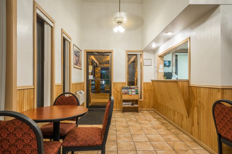 Super 8 Fergus Falls Hotels Mn 56537 9804 Super 8 Fergus Falls Hotel Lobby In Minnesota