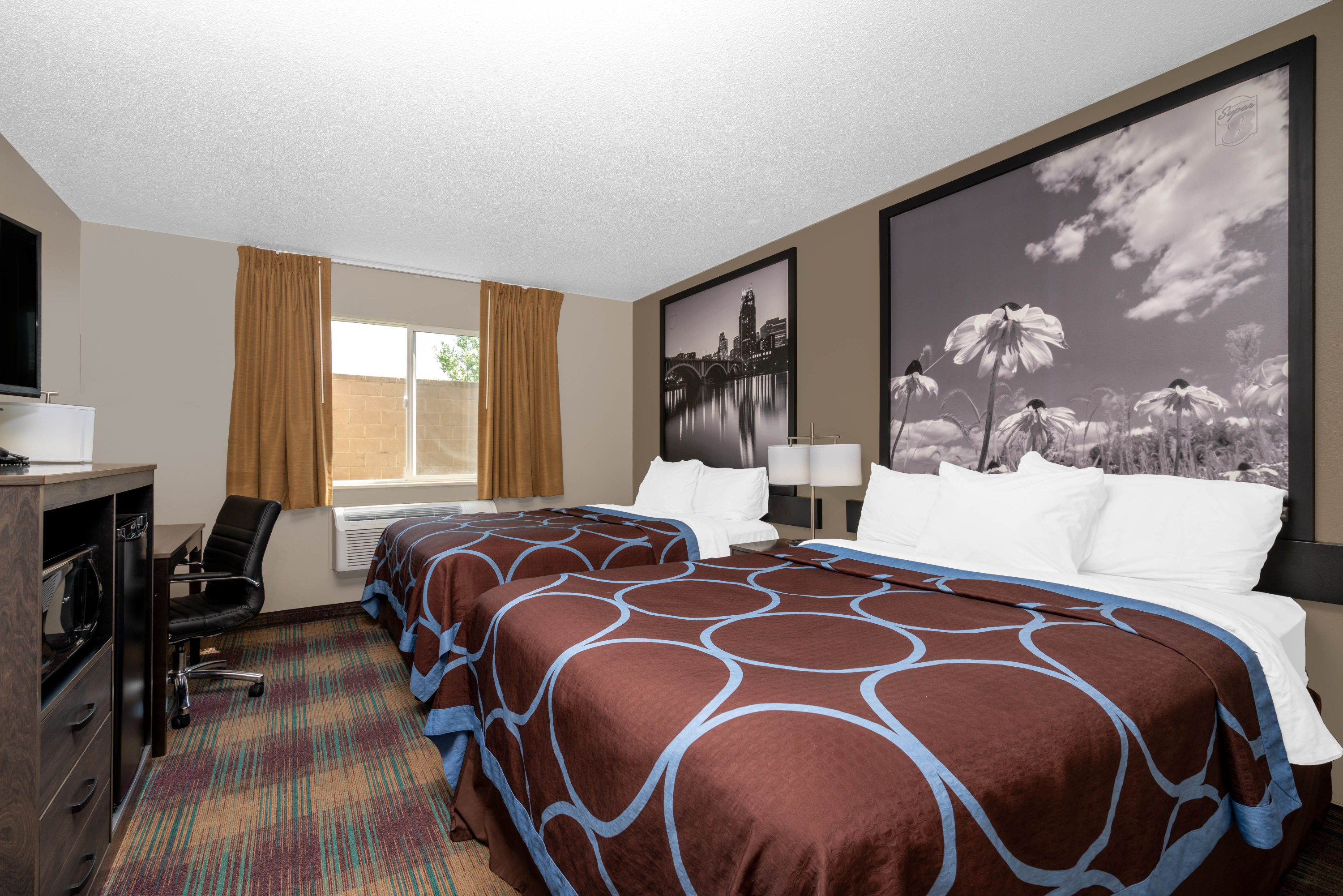 Guest room at the Super 8 by Wyndham Glenwood in Glenwood, Minnesota
