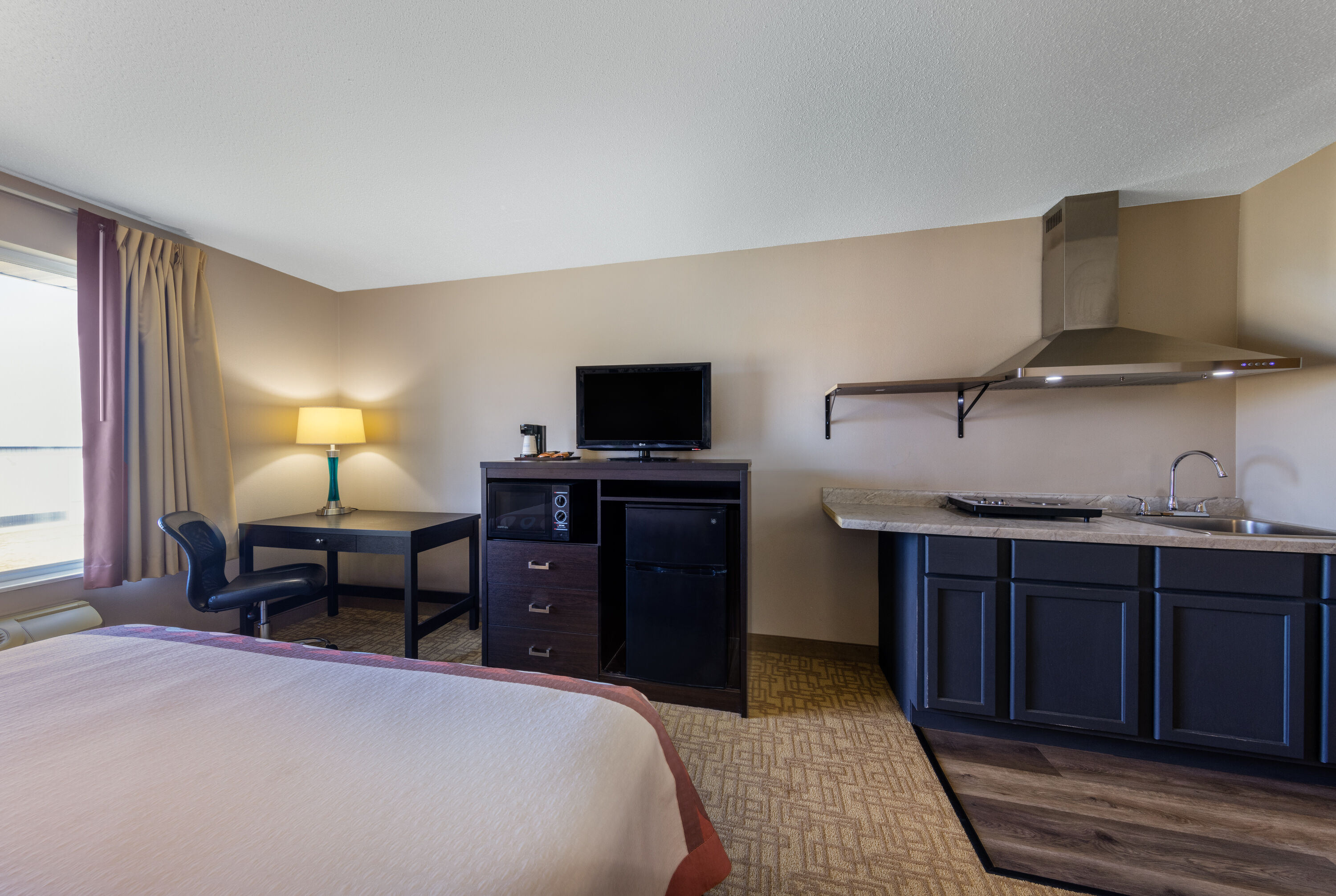 Guest room at the Super 8 by Wyndham Jackson MN in Jackson, Minnesota
