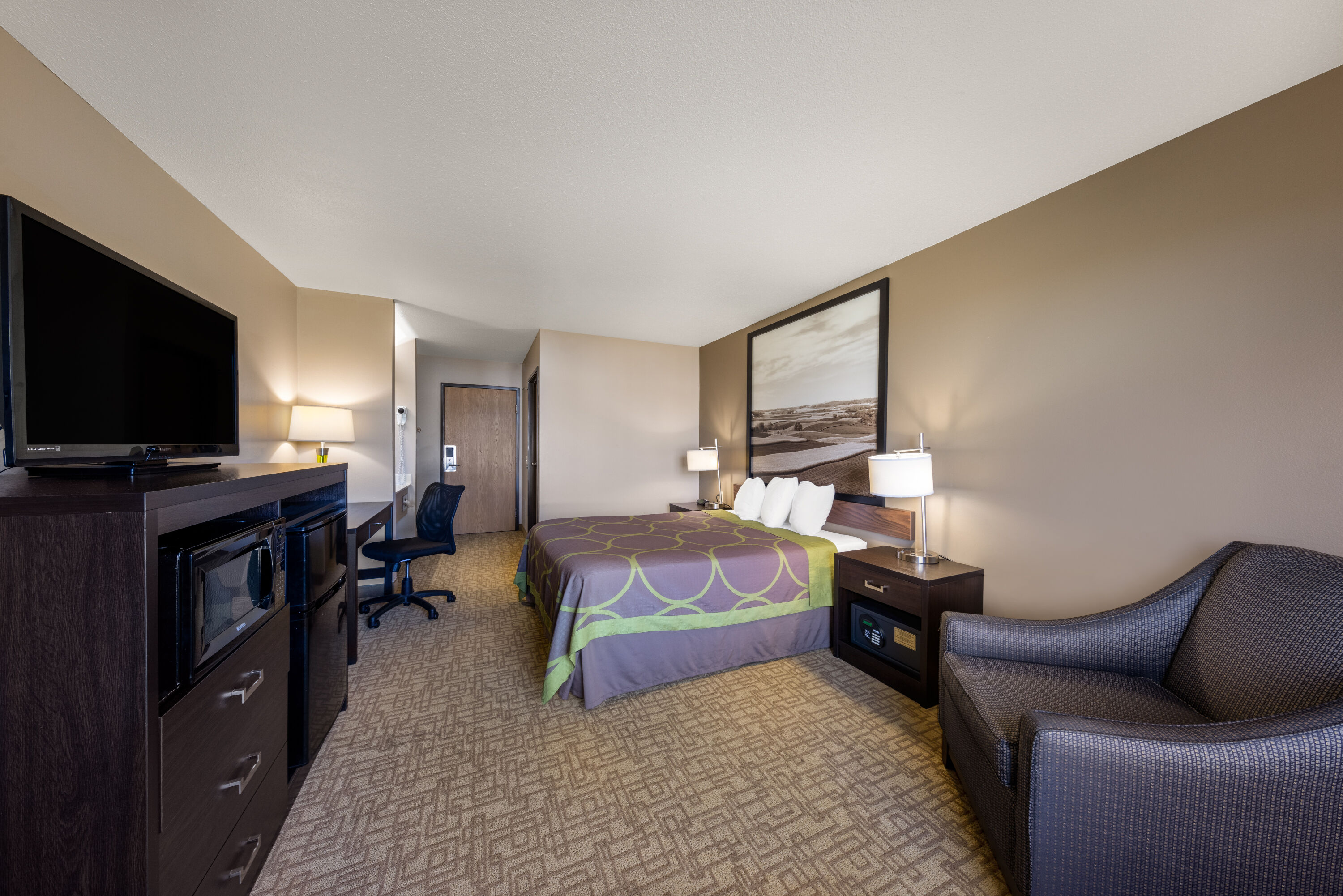 Guest room at the Super 8 by Wyndham Jackson MN in Jackson, Minnesota