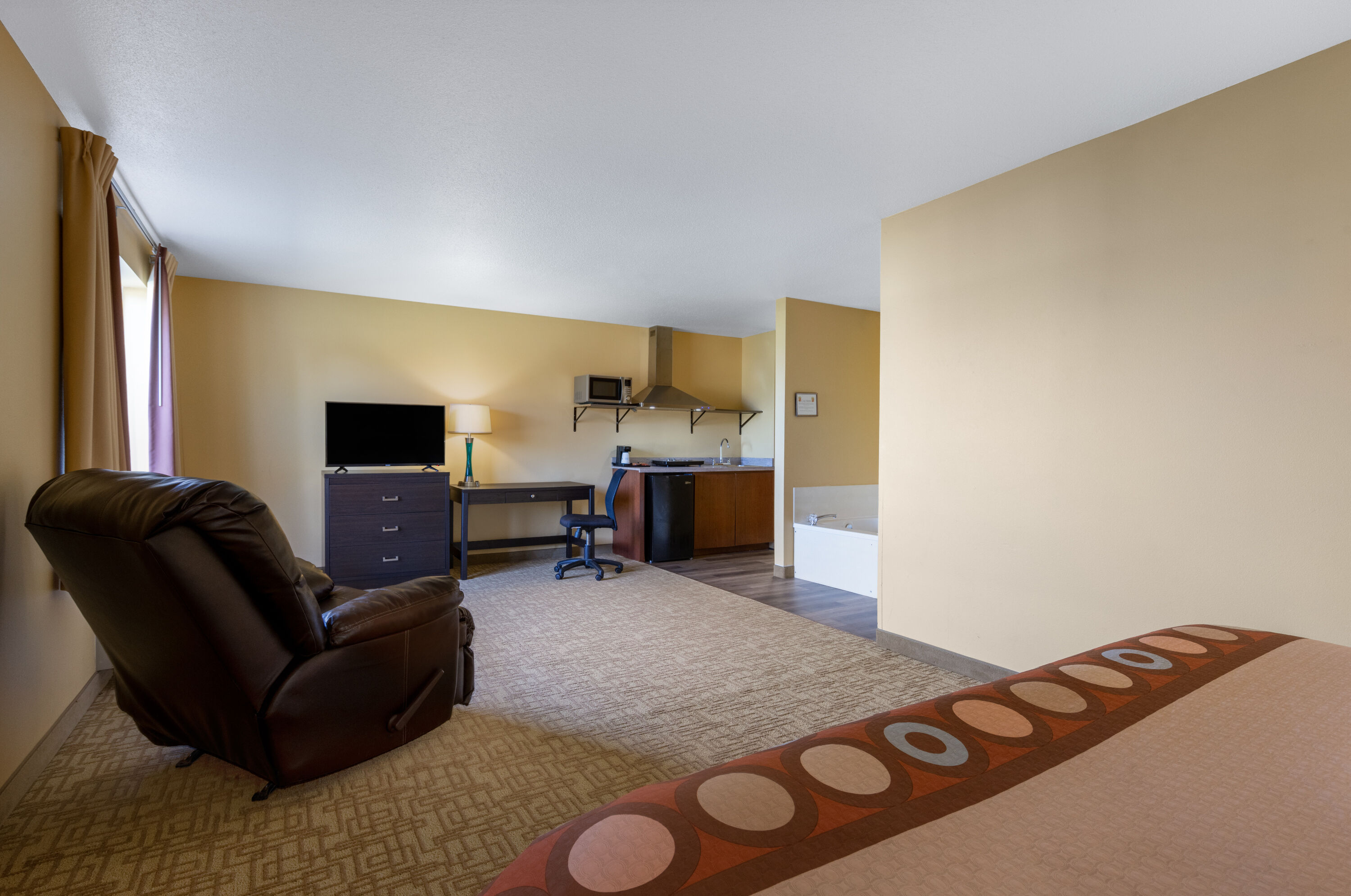 Super 8 by Wyndham Jackson MN suite in Jackson, Minnesota