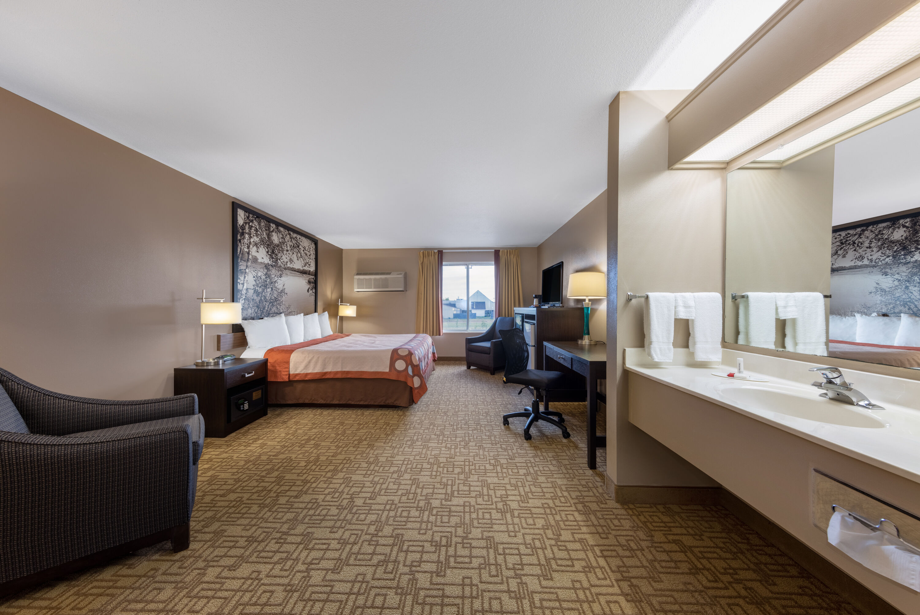 Super 8 by Wyndham Jackson MN suite in Jackson, Minnesota