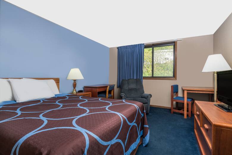 Guest room at the Super 8 Mankato in Mankato, Minnesota