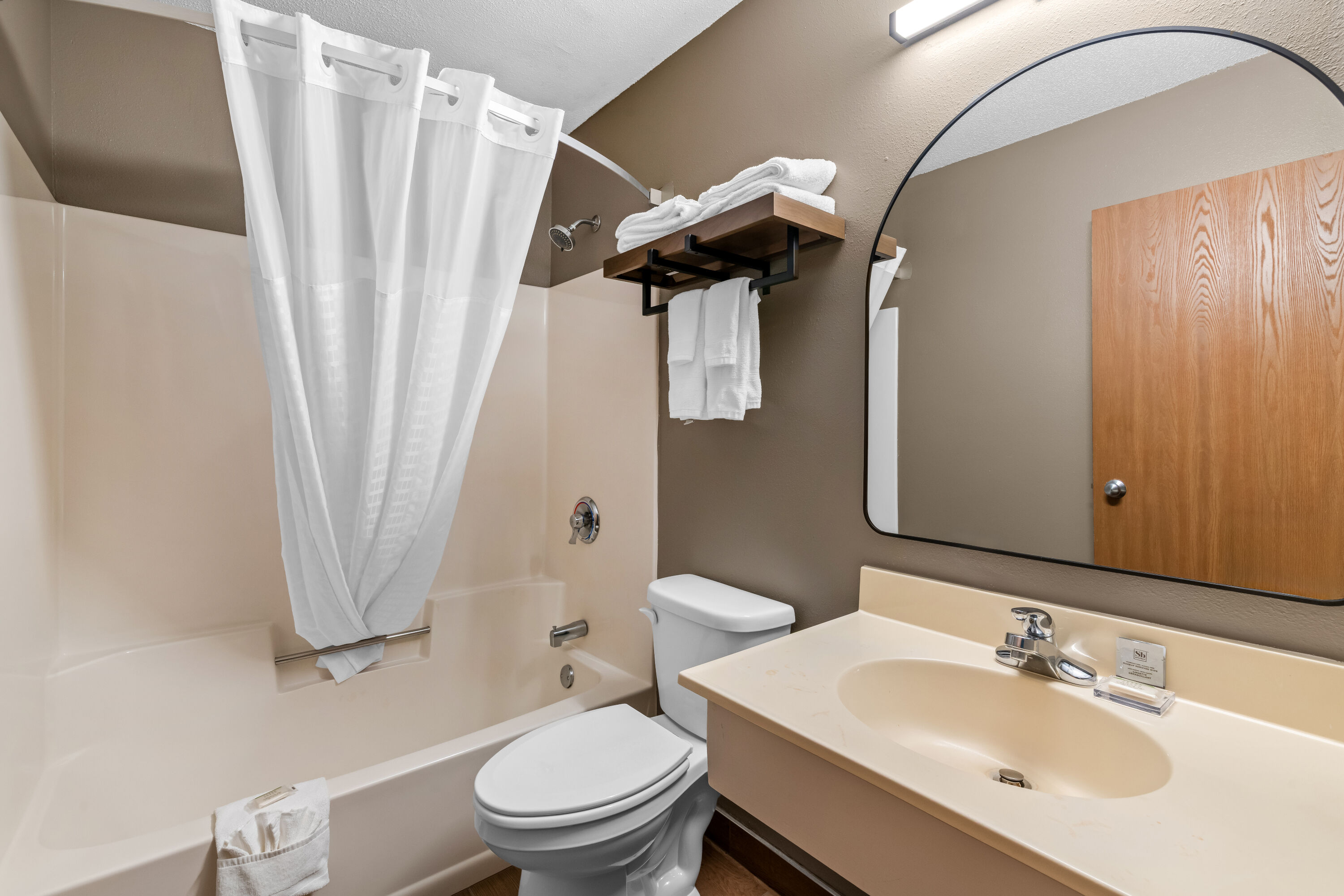 Guest room bath at the Super 8 by Wyndham Perham in Perham, Minnesota