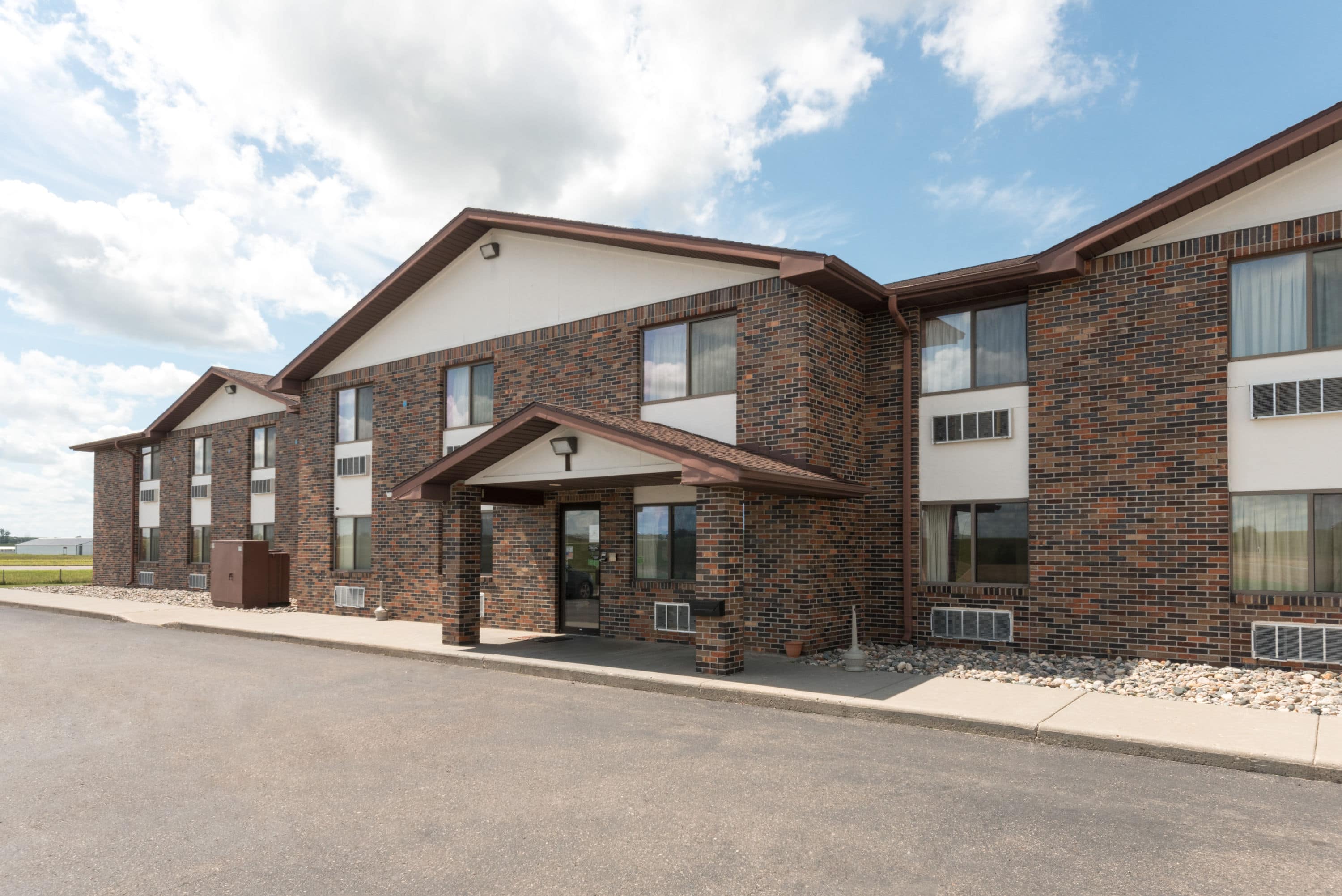 Super 8 By Wyndham Perham Mn Hotels