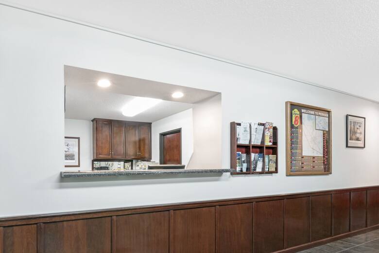 Super 8 By Wyndham Perham Hotels Mn 56573 2100 Super 8 By Wyndham Perham Hotel Lobby In Minnesota