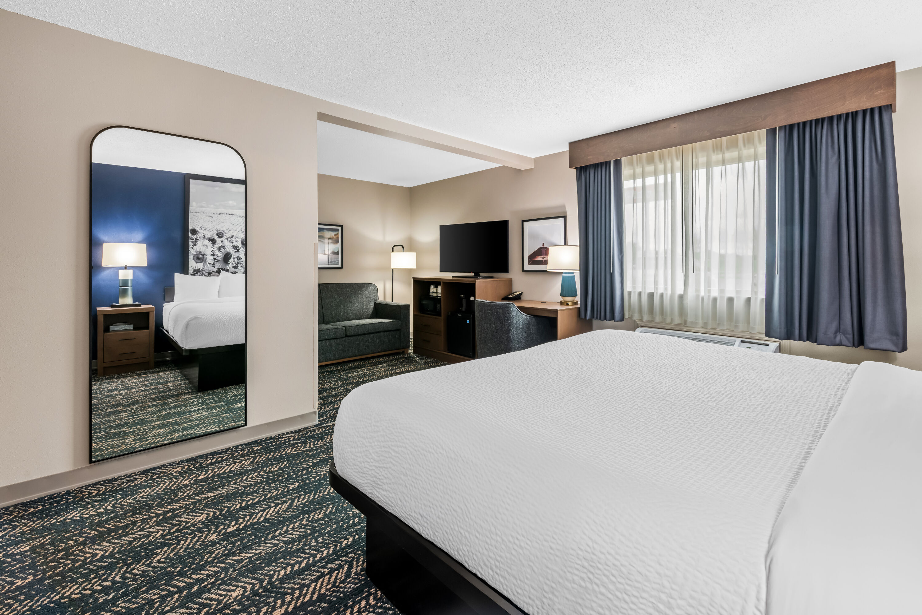 Super 8 by Wyndham Perham suite in Perham, Minnesota