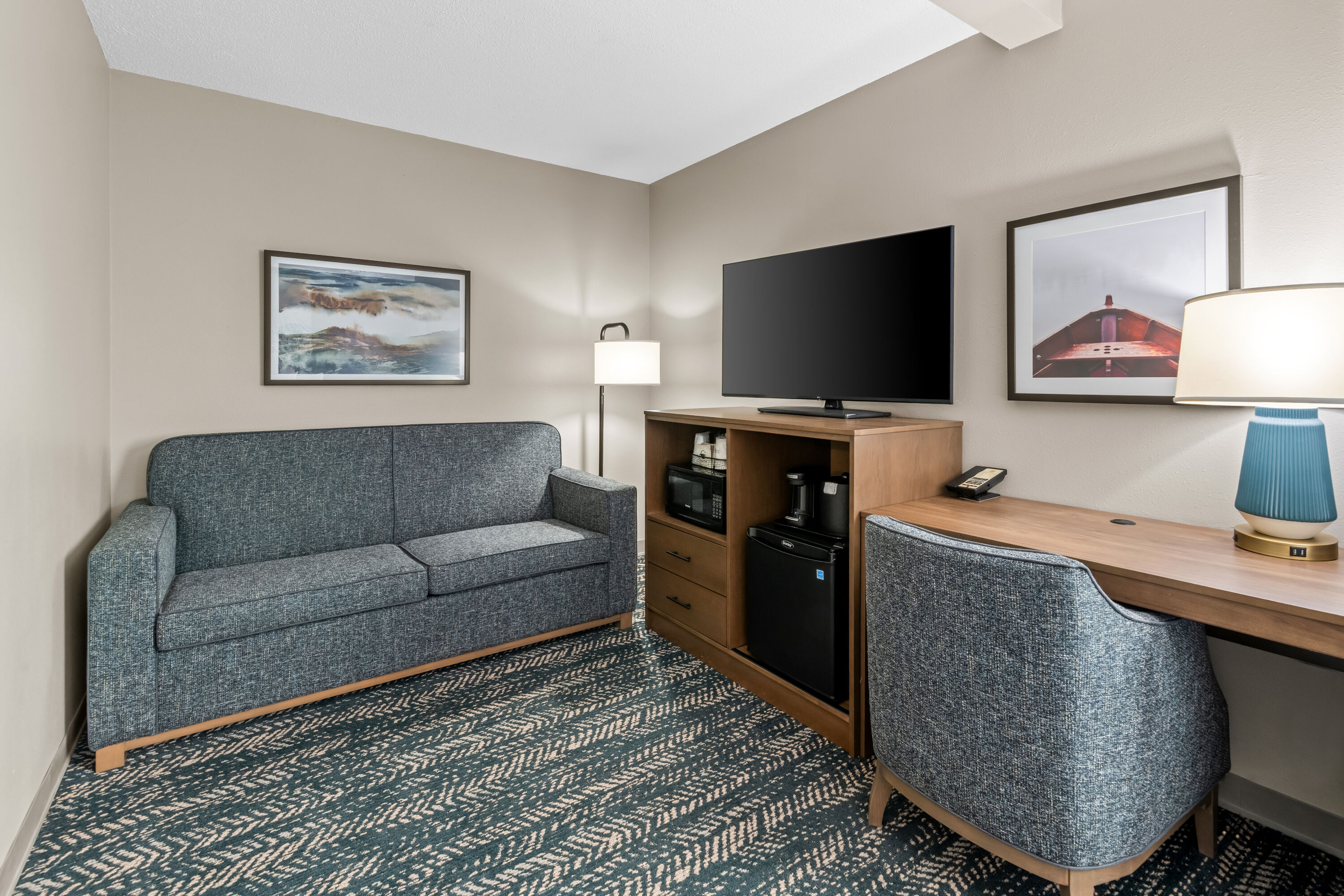 Super 8 by Wyndham Perham suite in Perham, Minnesota