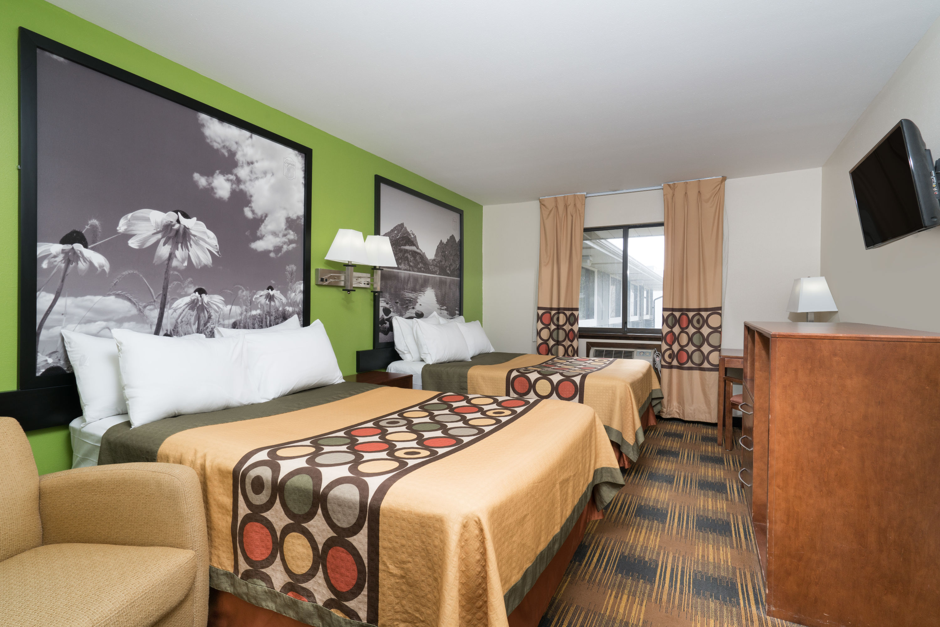 Guest room at the Super 8 by Wyndham Rochester Mayo Clinic Area in Rochester, Minnesota