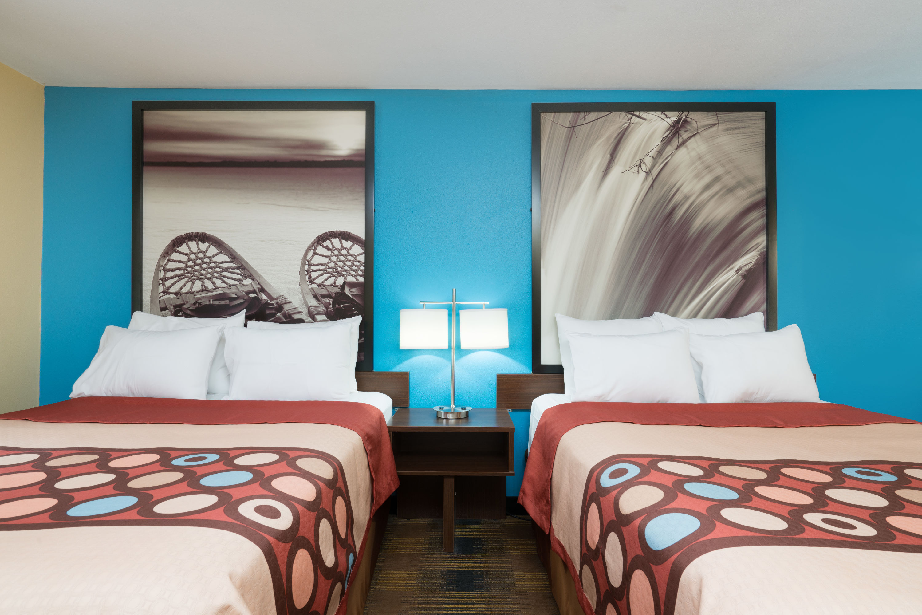 Guest room at the Super 8 by Wyndham Rochester Mayo Clinic Area in Rochester, Minnesota