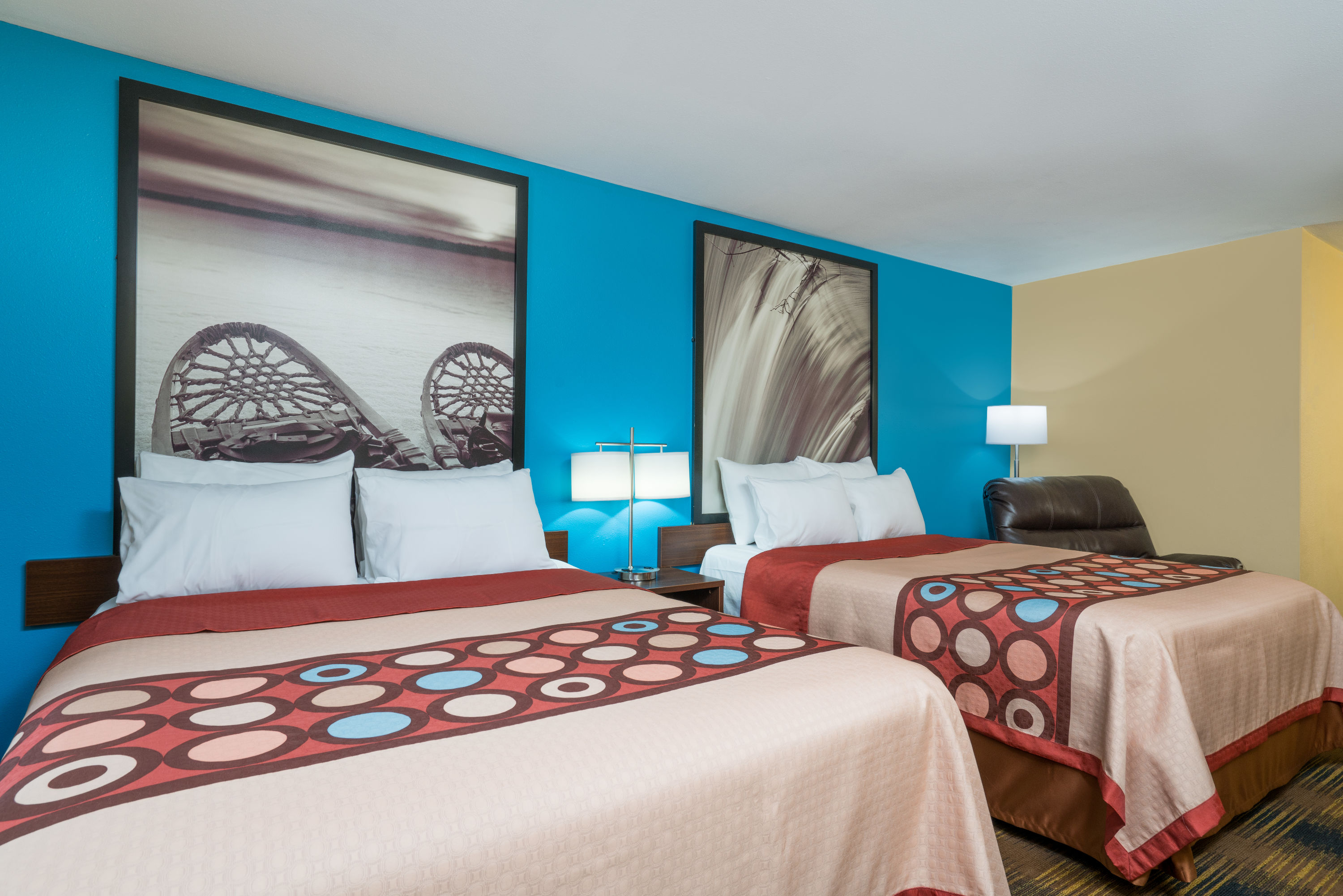 Guest room at the Super 8 by Wyndham Rochester Mayo Clinic Area in Rochester, Minnesota