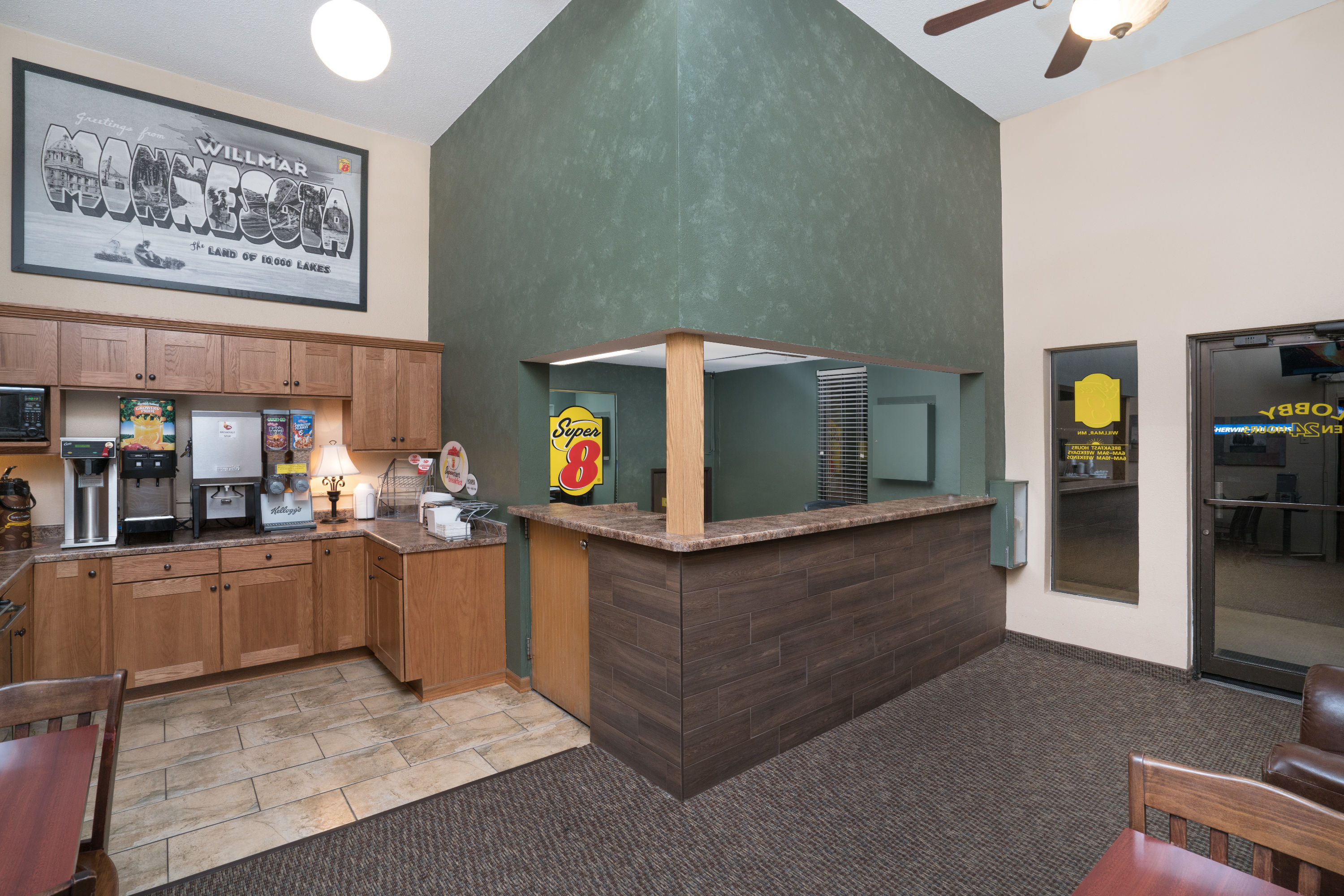 Super 8 By Wyndham Willmar Willmar Mn Hotels