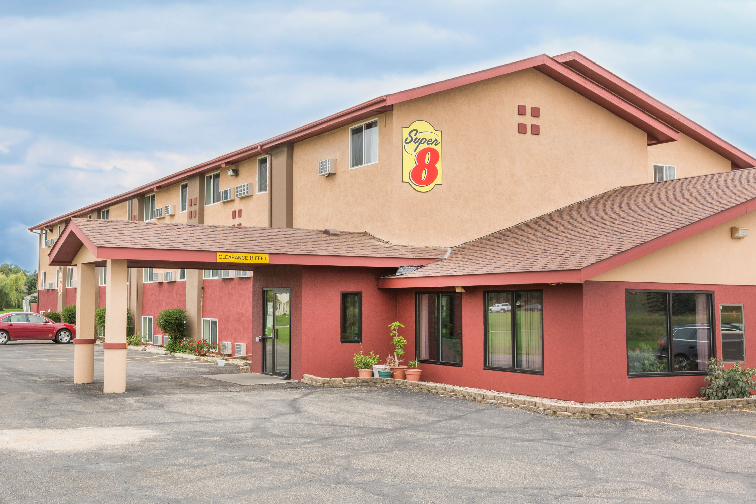 Super 8 by Wyndham Worthington Minnesota Worthington, MN Hotels