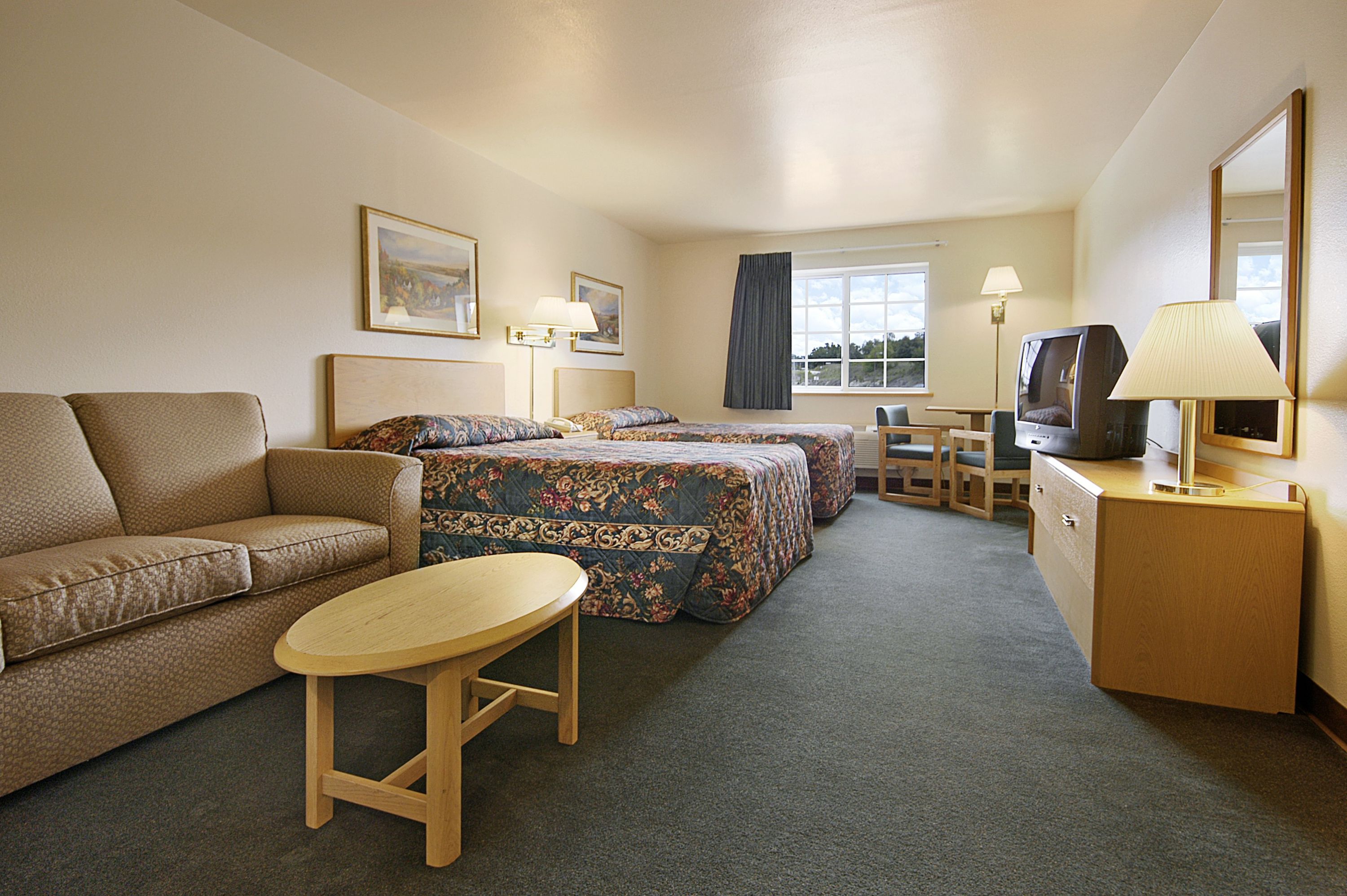 Guest room at the Super 8 by Wyndham Ava in Ava, Missouri