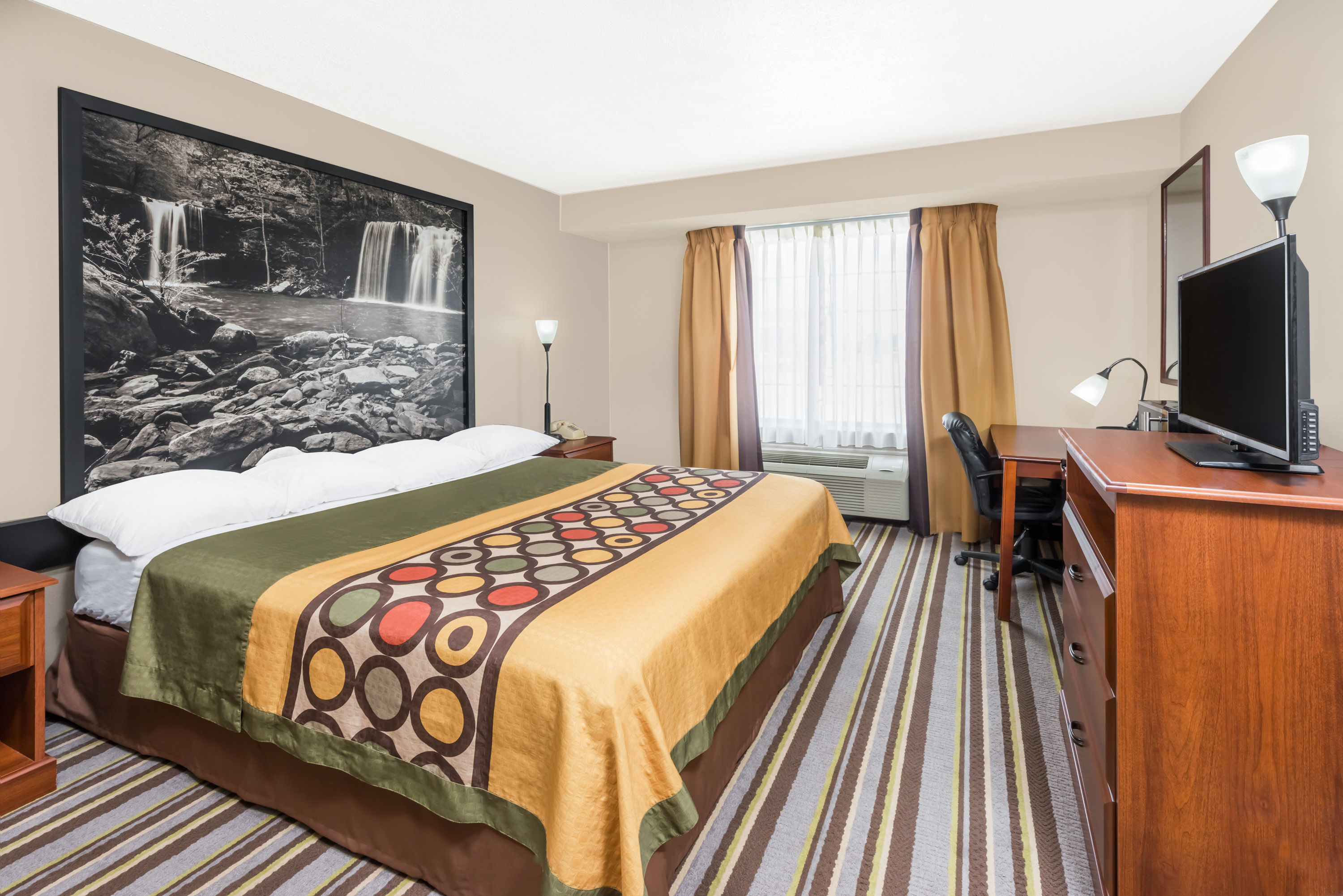 Super 8 Bolivar Mo