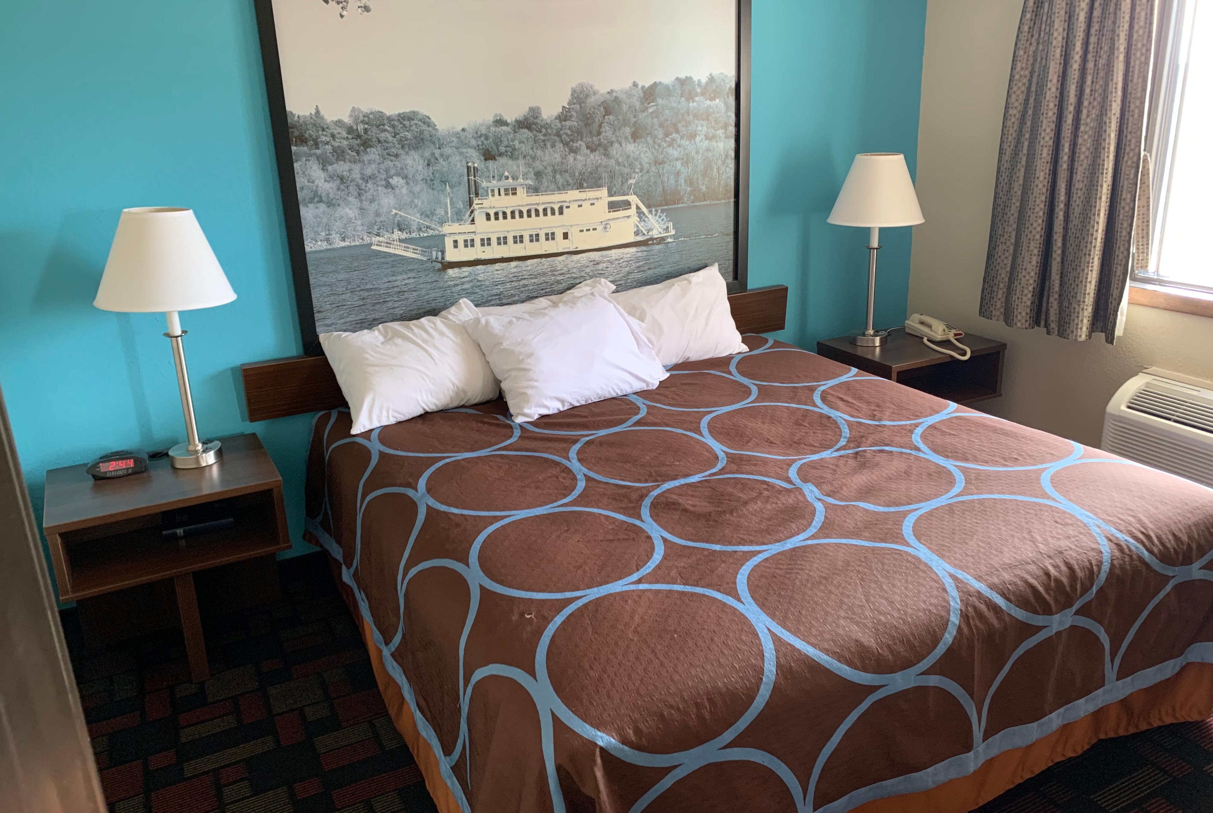 Guest room at the Super 8 by Wyndham Boonville in Boonville, Missouri