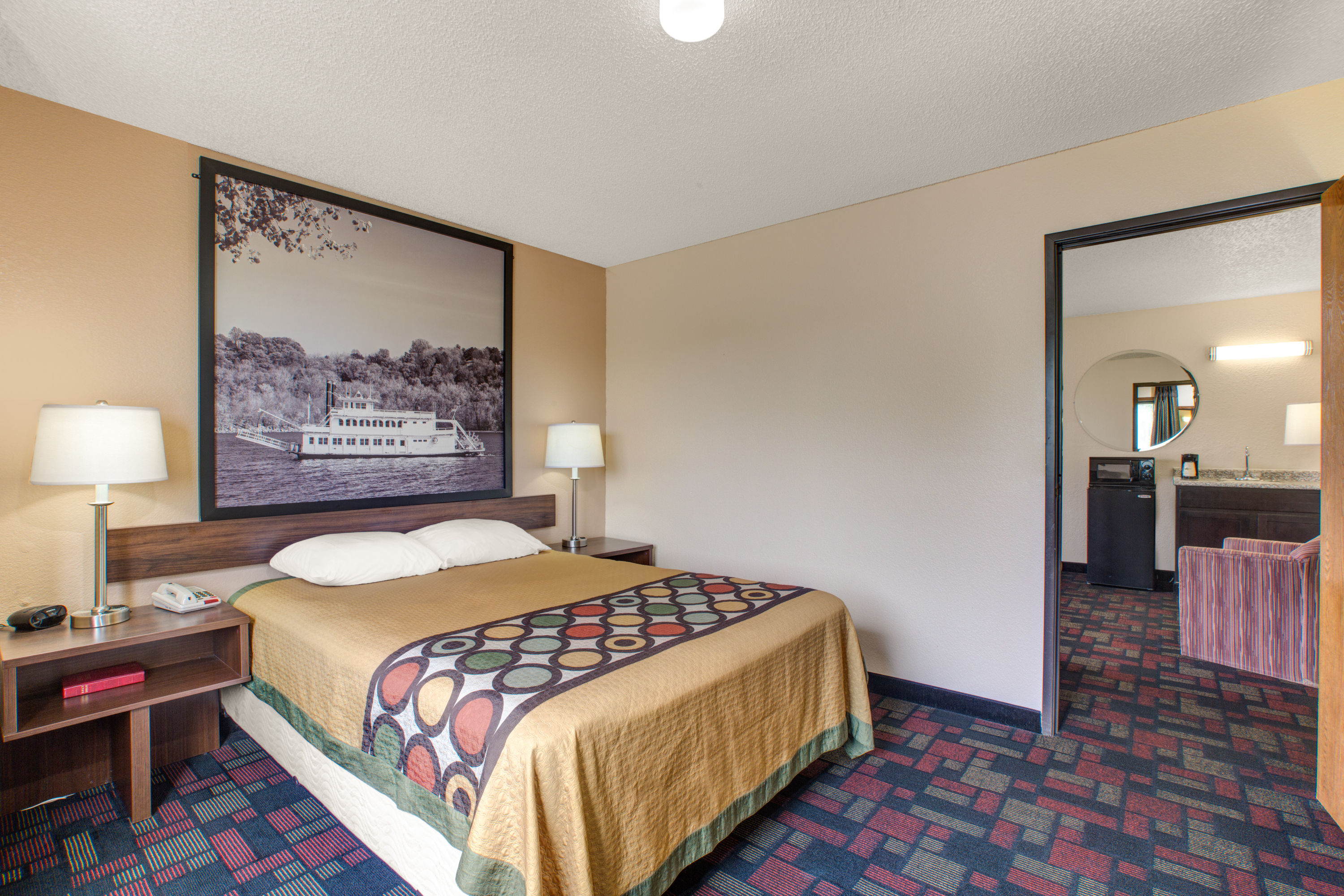 Super 8 by Wyndham Boonville suite in Boonville, Missouri