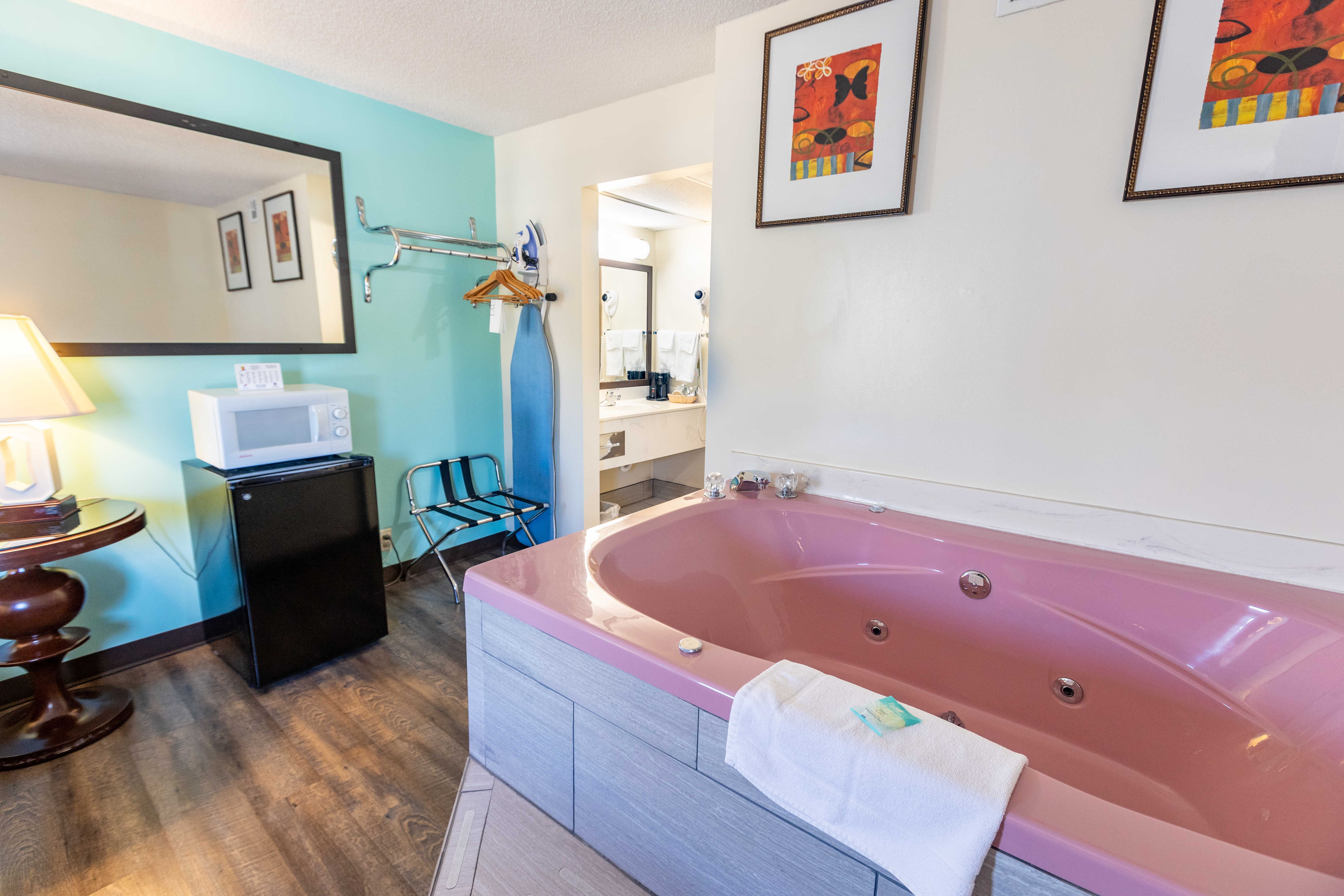 Guest room at the Super 8 by Wyndham Branson/Andy Williams Theatre in Branson, Missouri