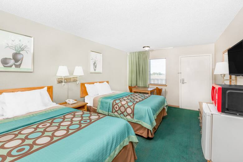 Guest room at the Super 8 Butler in Butler, Missouri