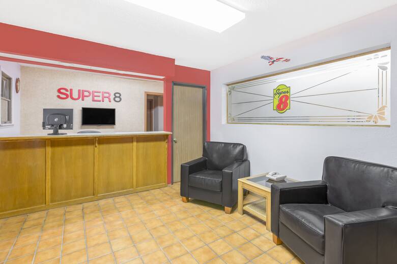Super 8 Butler hotel lobby in Butler, Missouri