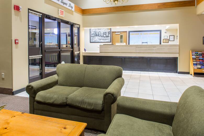 Super 8 Cape Girardeau hotel lobby in Cape Girardeau, Missouri