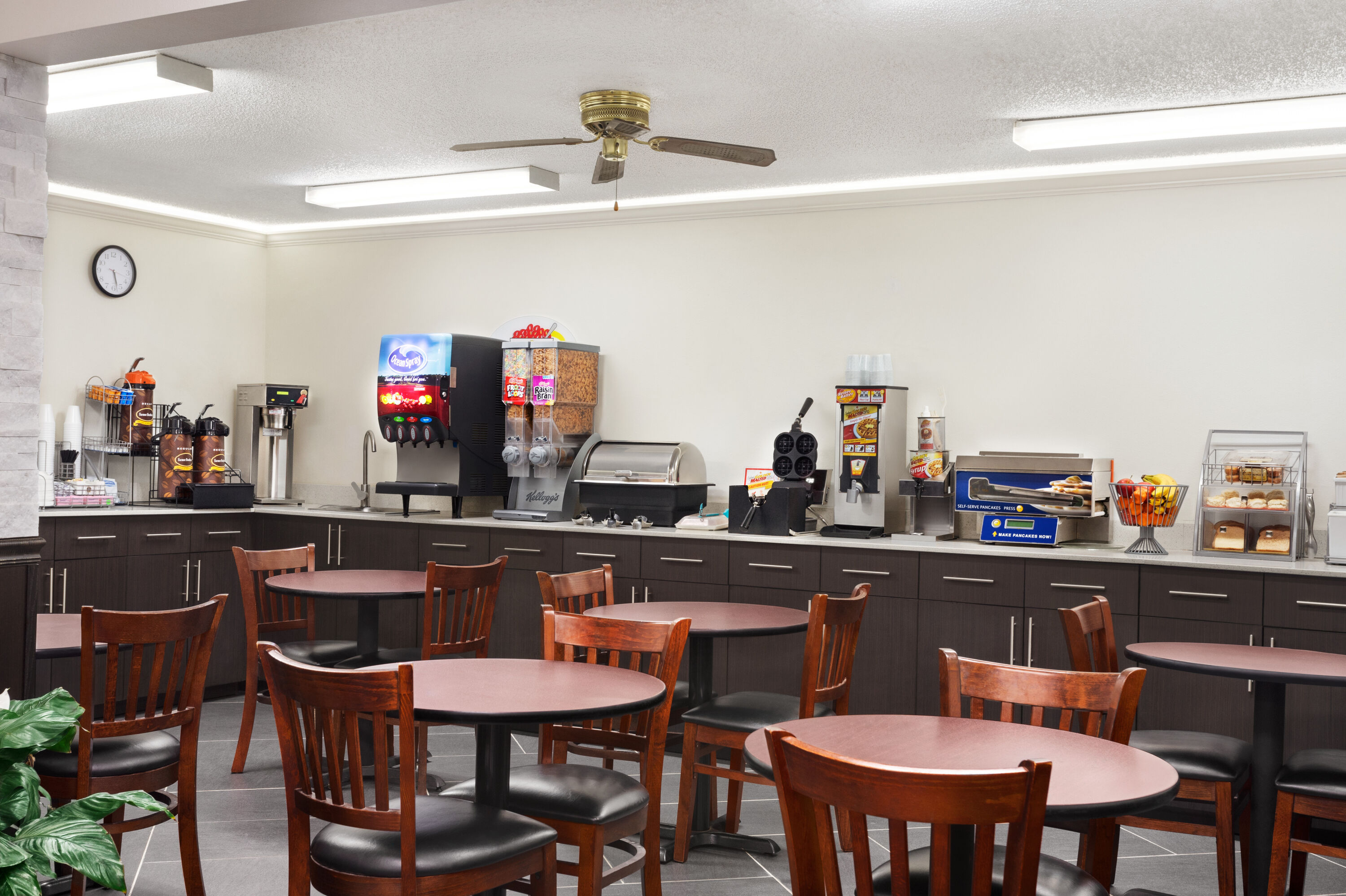 Free breakfast at Super 8 by Wyndham Chillicothe in Chillicothe, Missouri