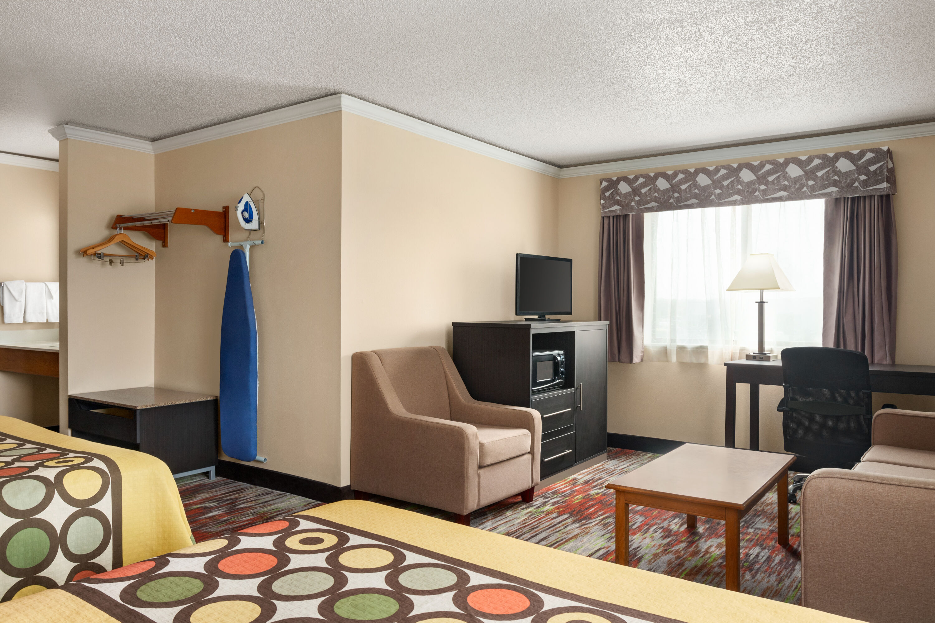 Super 8 by Wyndham Chillicothe suite in Chillicothe, Missouri