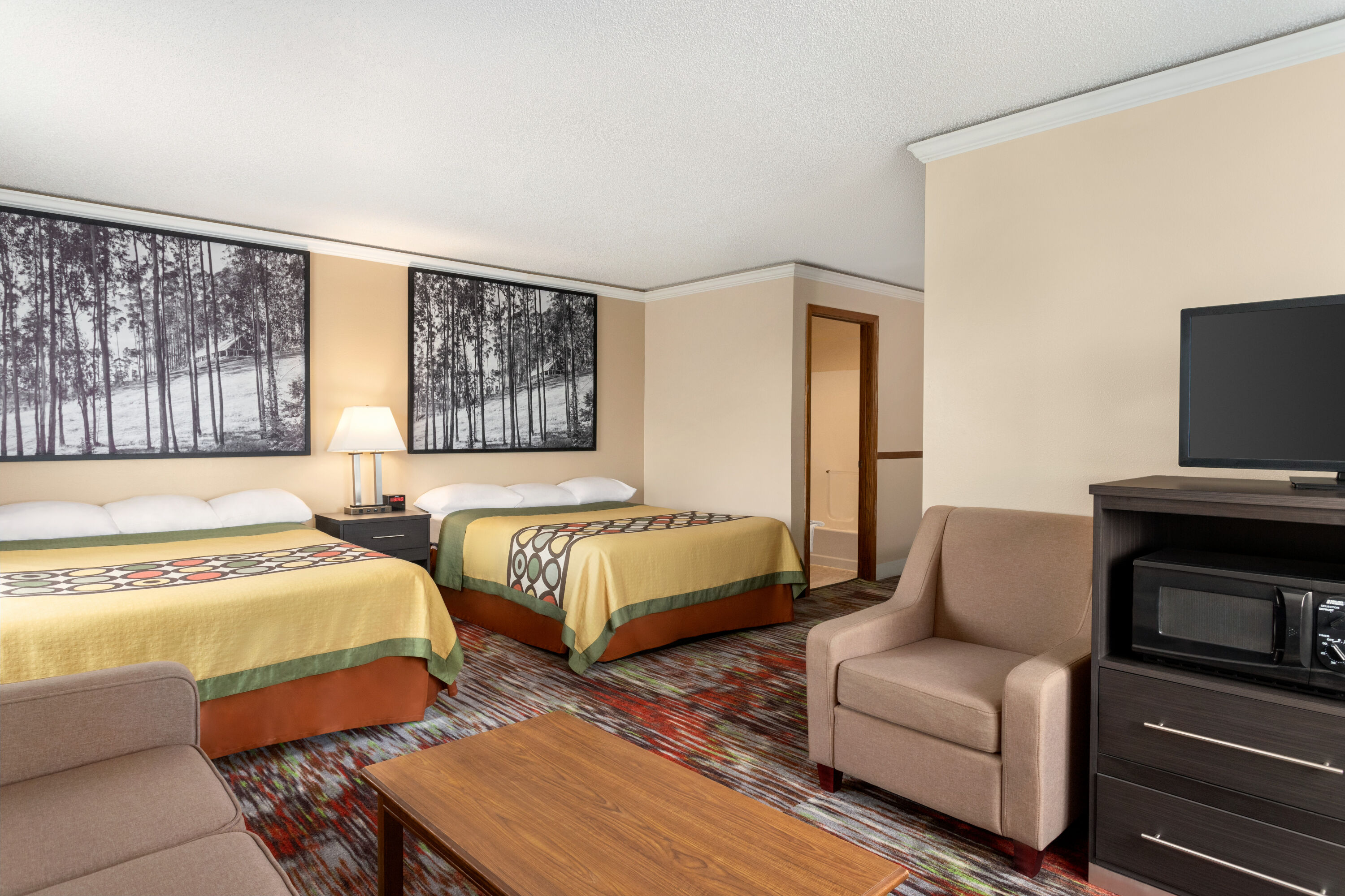 Super 8 by Wyndham Chillicothe suite in Chillicothe, Missouri