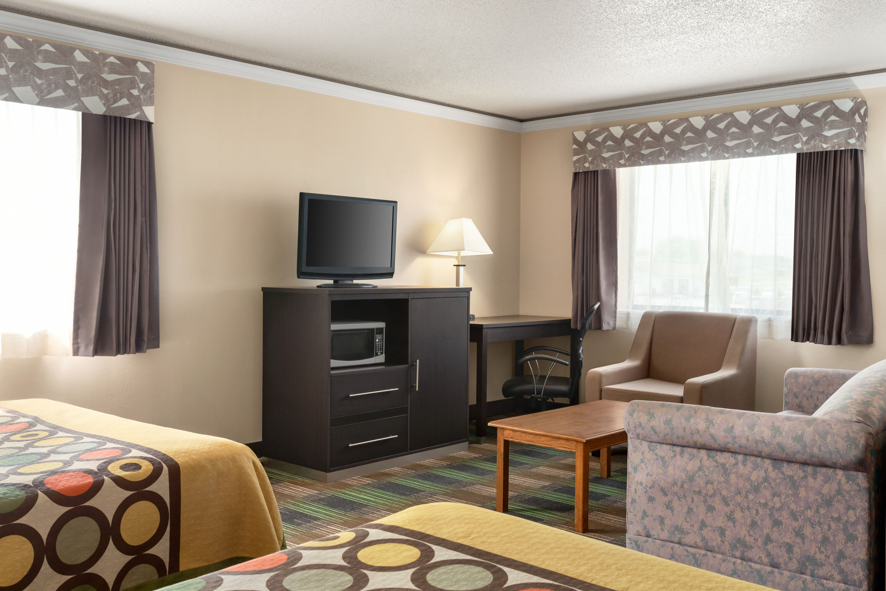 Super 8 by Wyndham Chillicothe suite in Chillicothe, Missouri