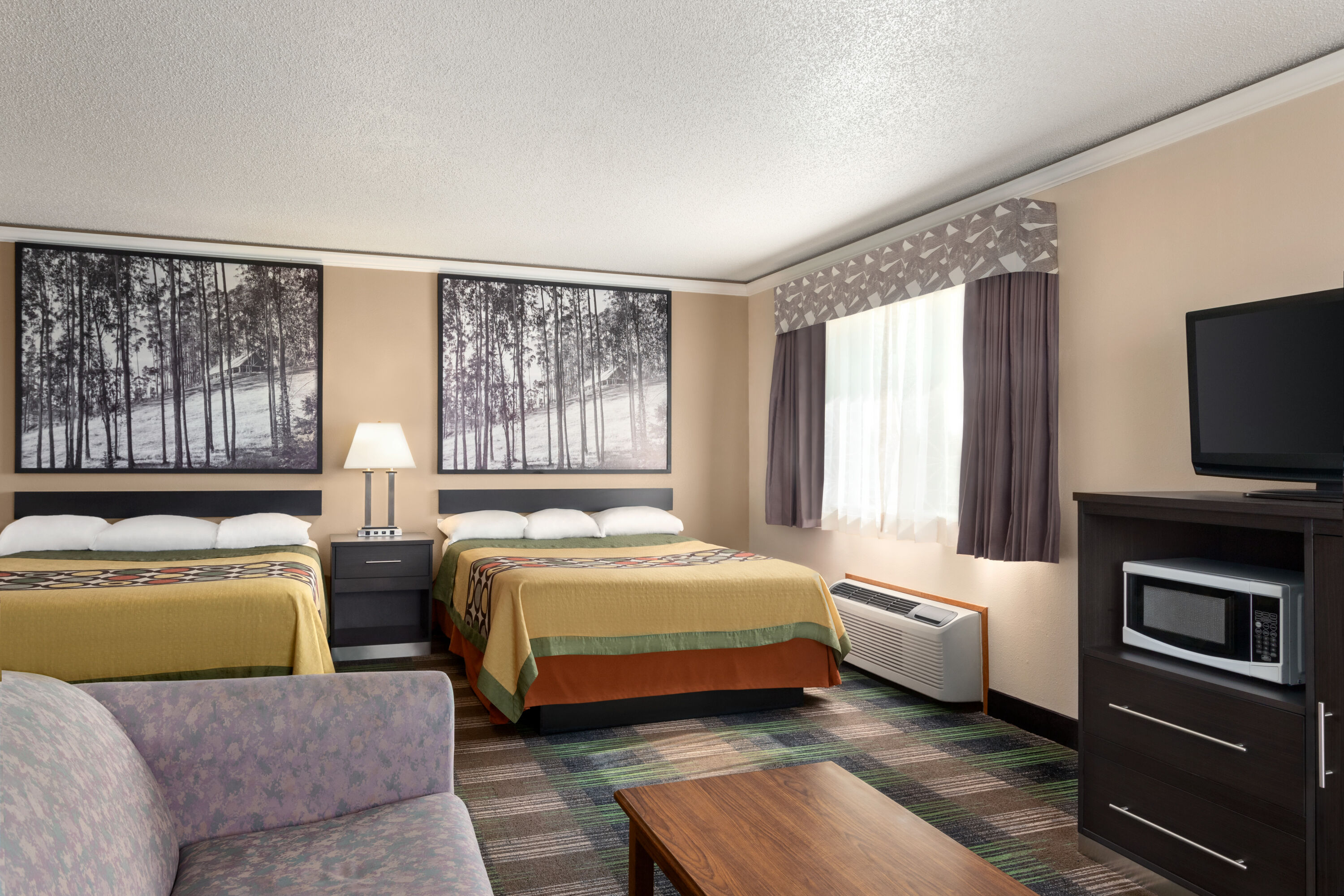 Super 8 by Wyndham Chillicothe suite in Chillicothe, Missouri