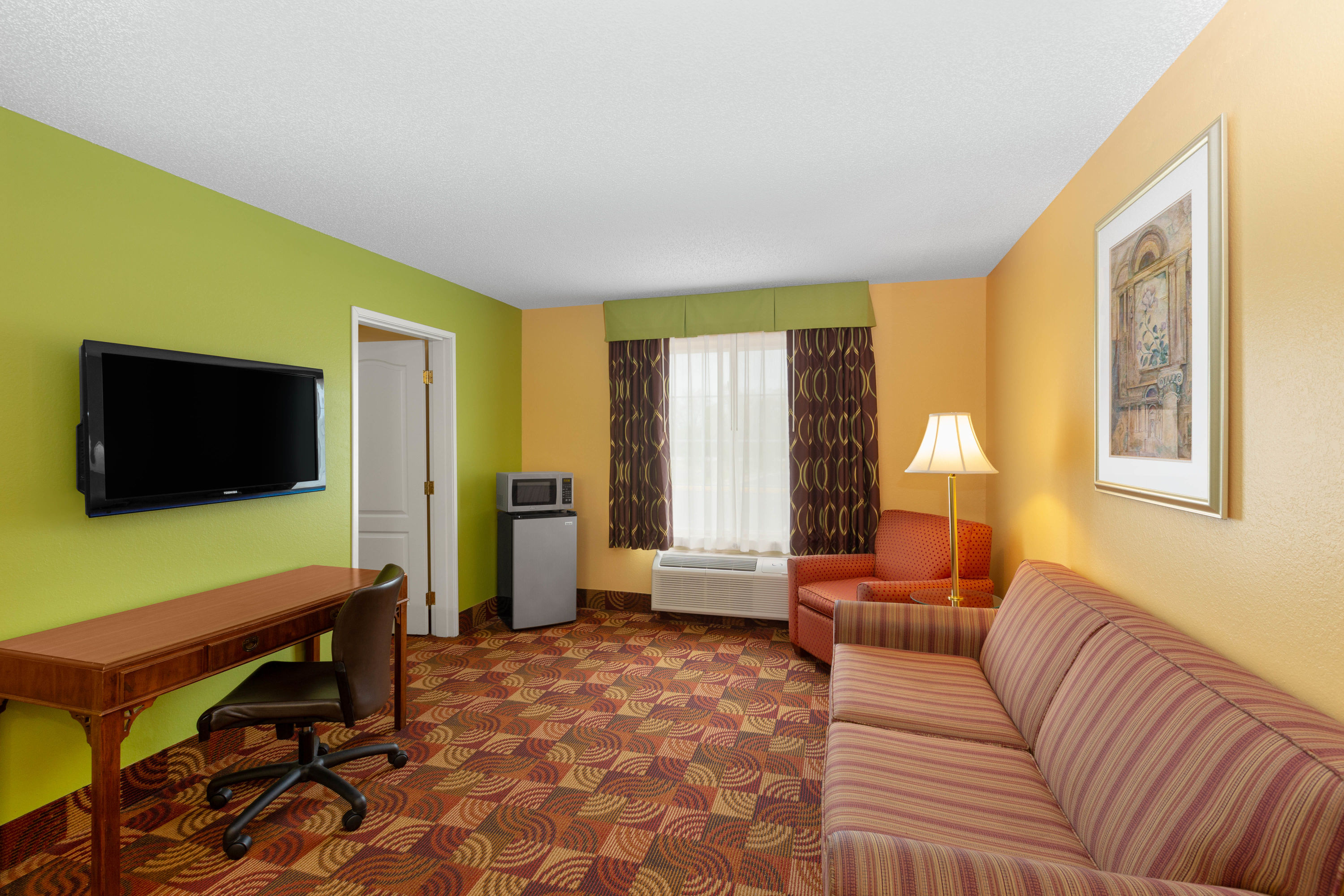 Super 8 By Wyndham Lake Of The Ozarks Eldon Mo Hotels