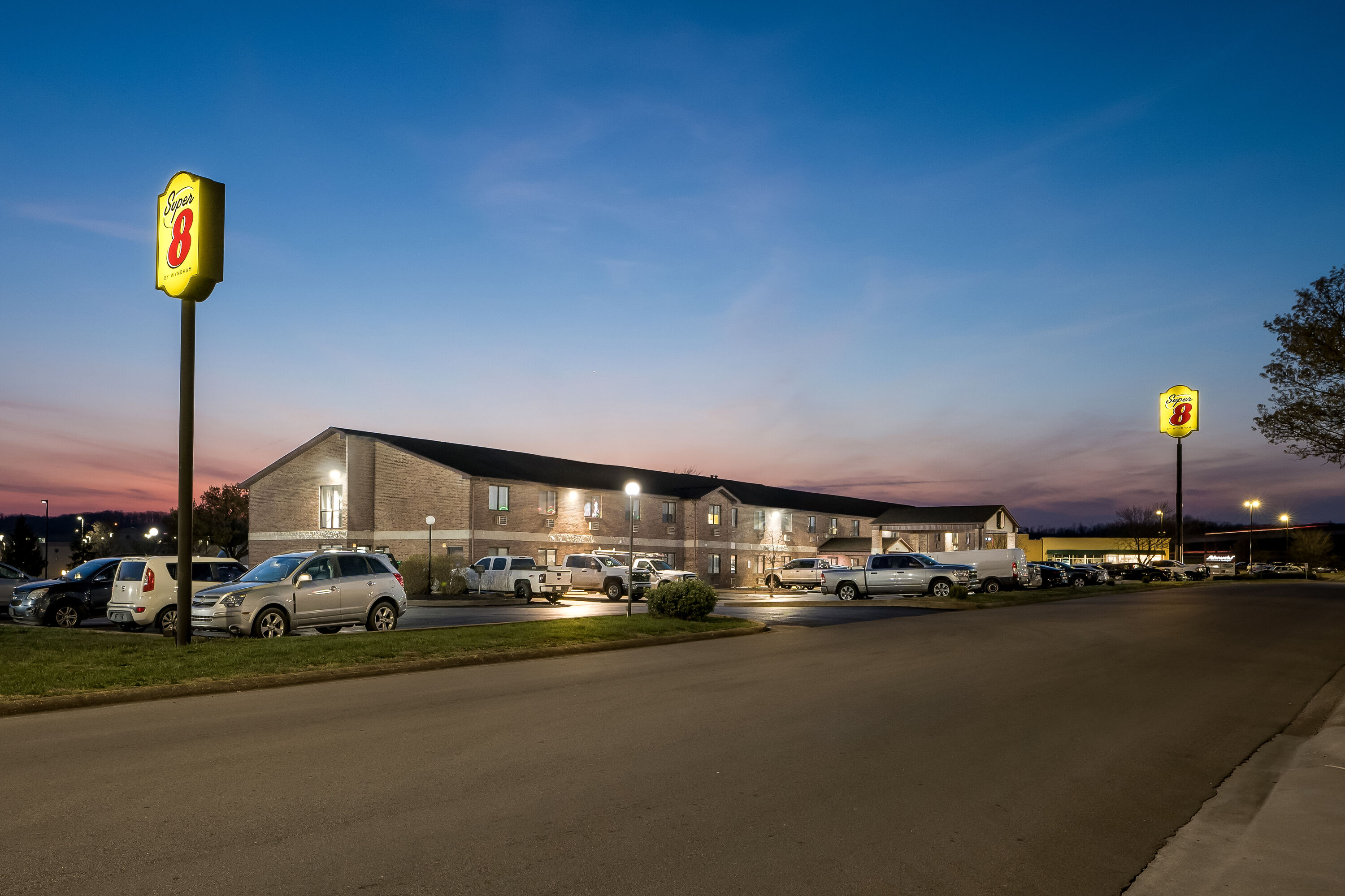 Exterior Night Image of Super 8 by Wyndham Farmington hotel in Farmington, Missouri