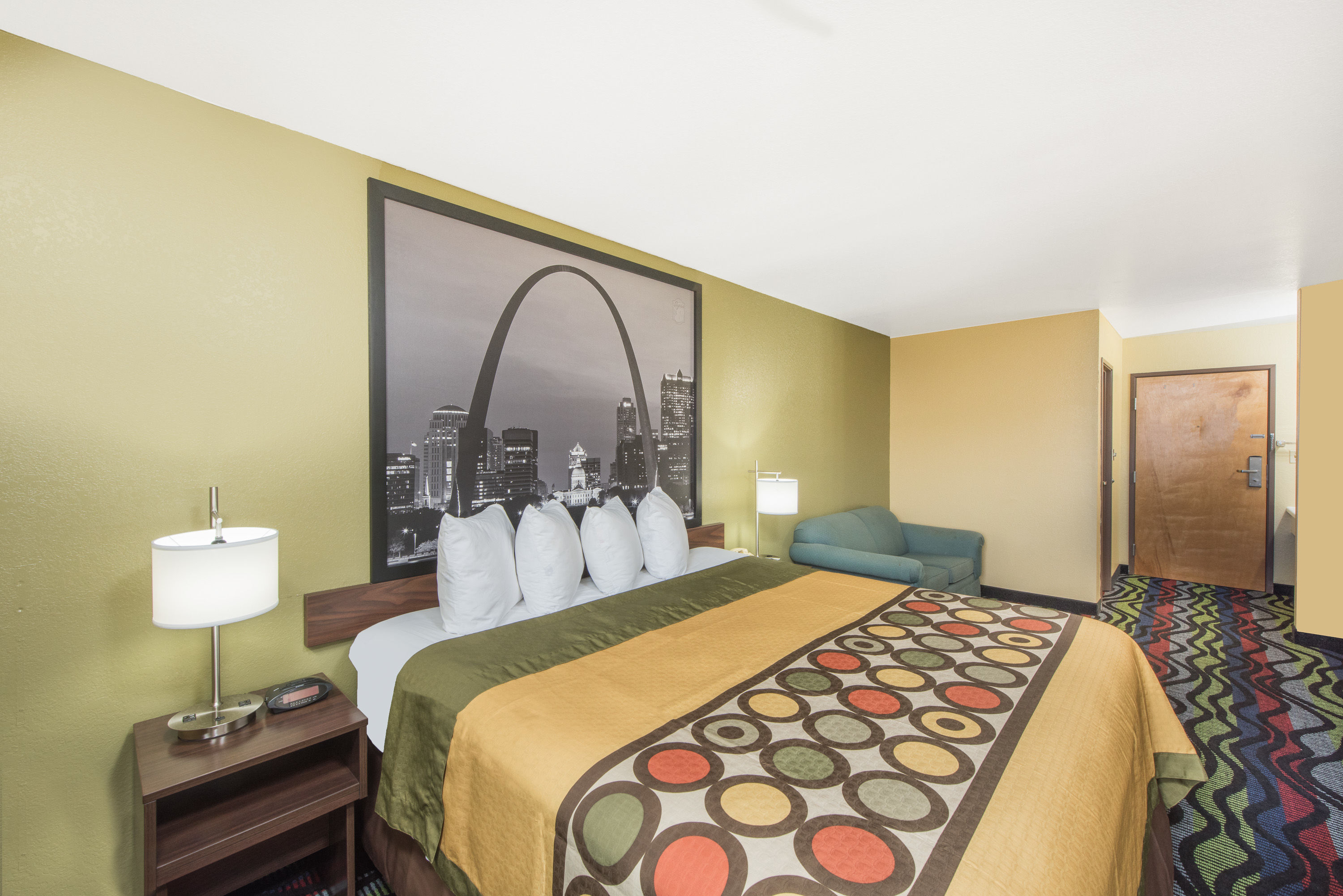 Guest room at the Super 8 by Wyndham Farmington in Farmington, Missouri