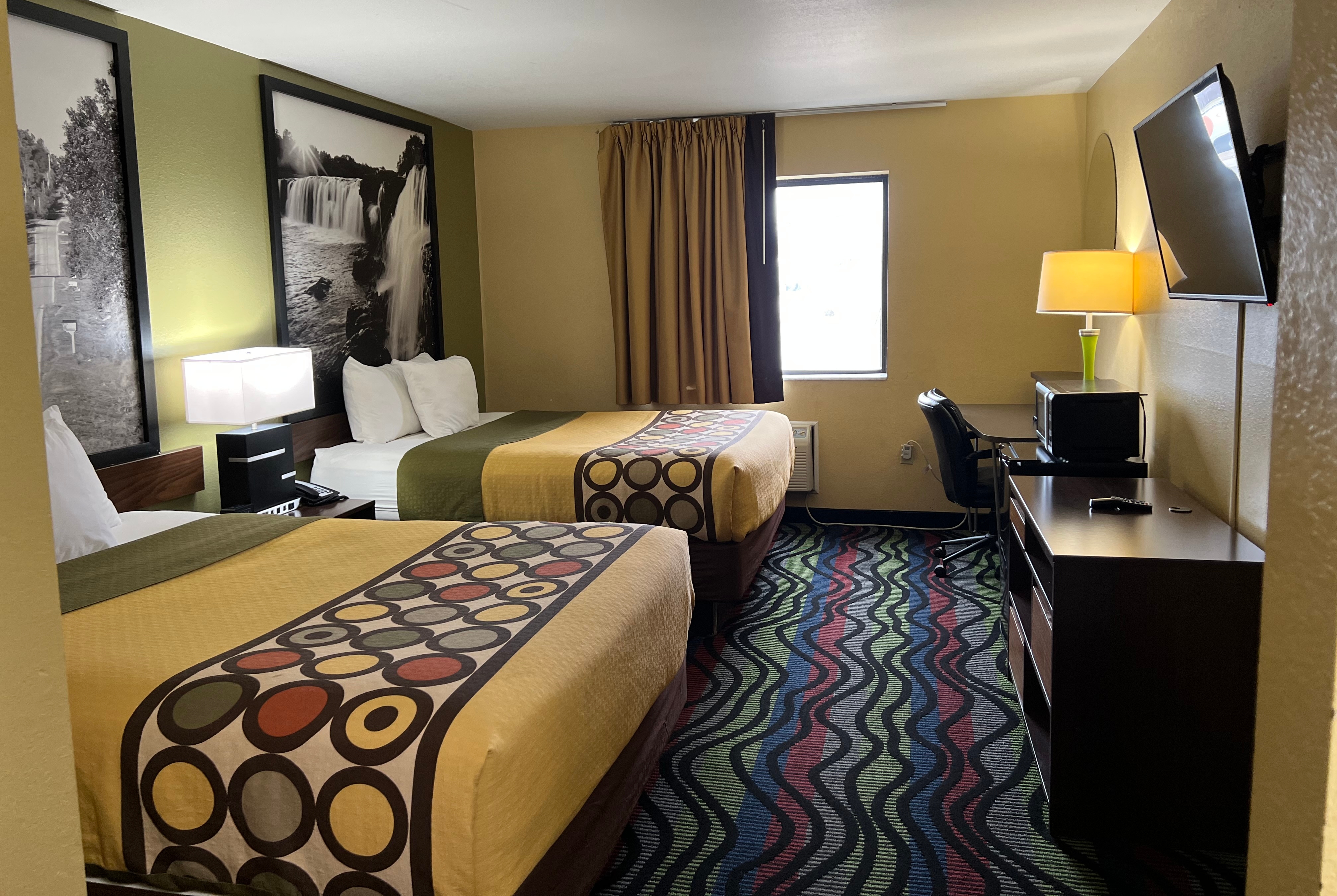 Guest room at the Super 8 by Wyndham Farmington in Farmington, Missouri