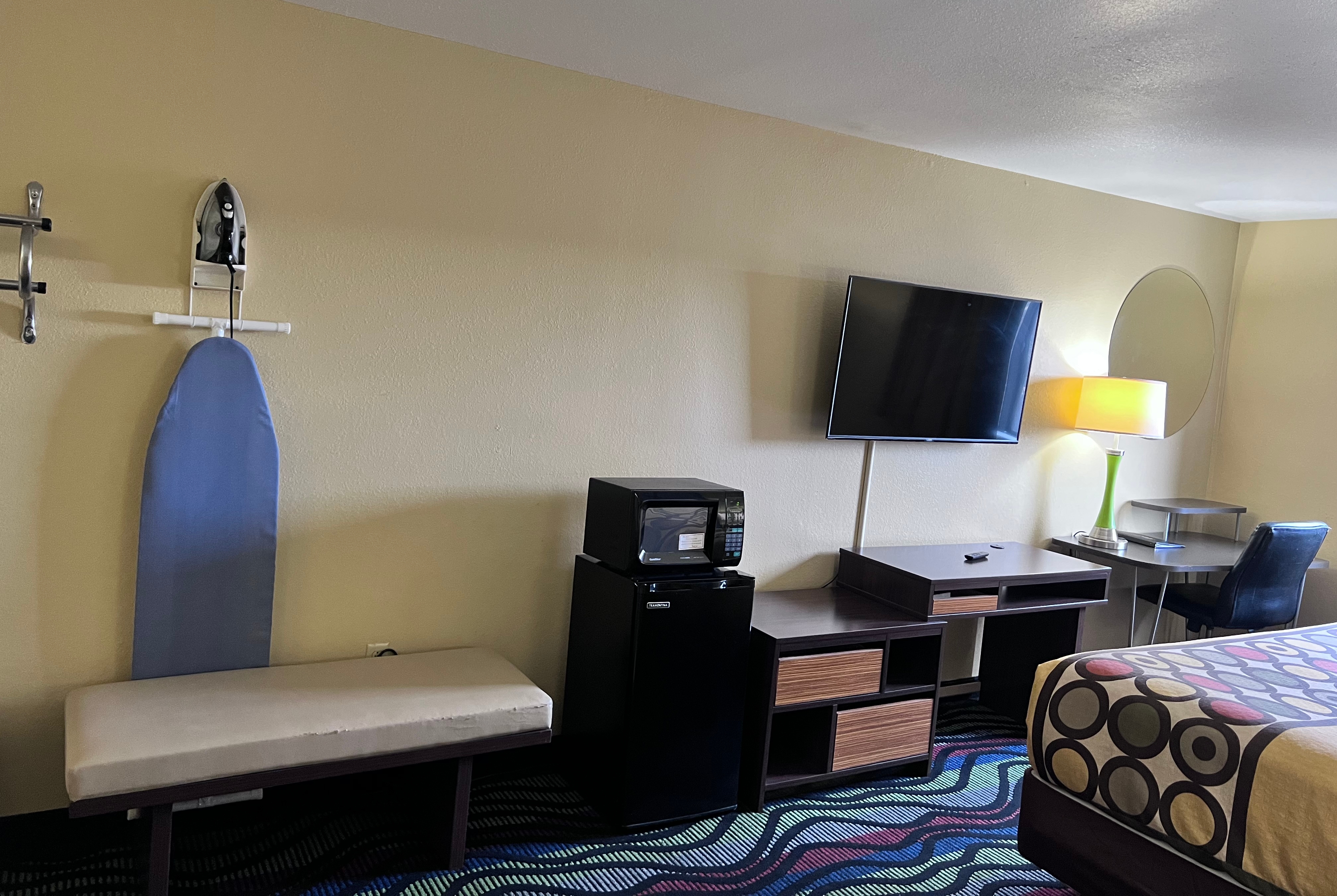 Guest room at the Super 8 by Wyndham Farmington in Farmington, Missouri