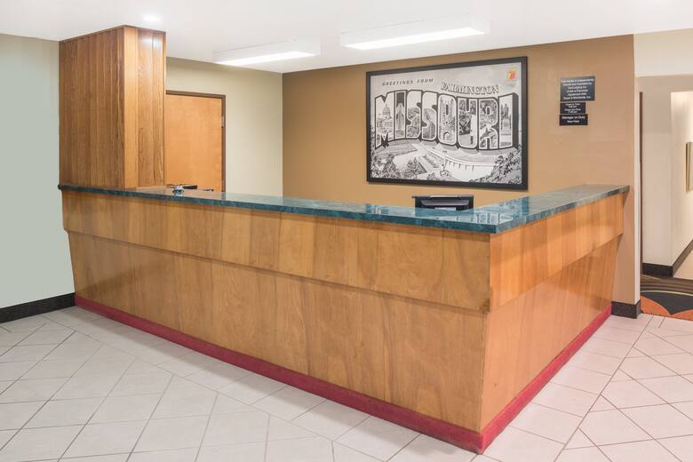 Super 8 Farmington hotel lobby in Farmington, Missouri