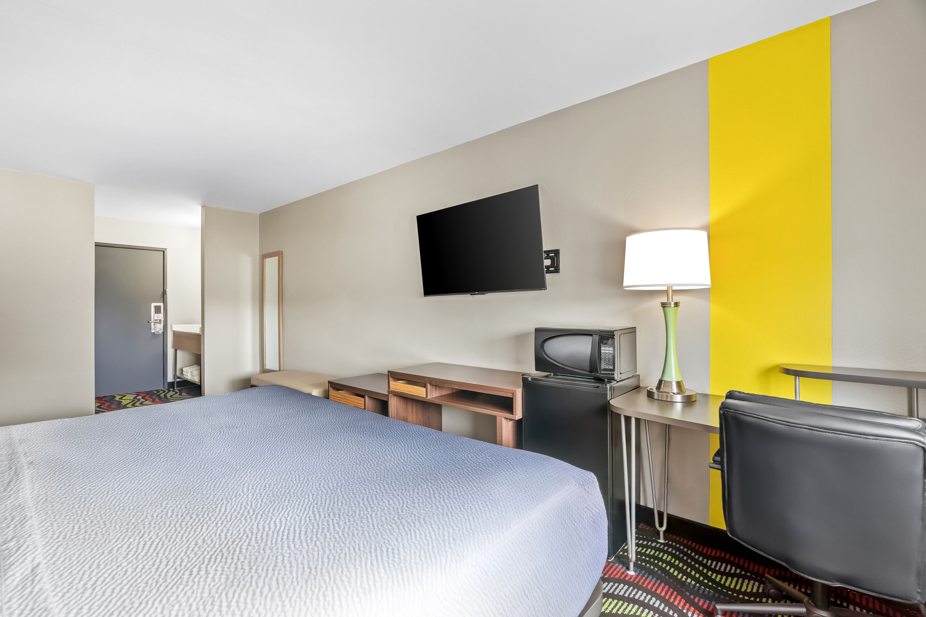 Super 8 by Wyndham Farmington suite in Farmington, Missouri