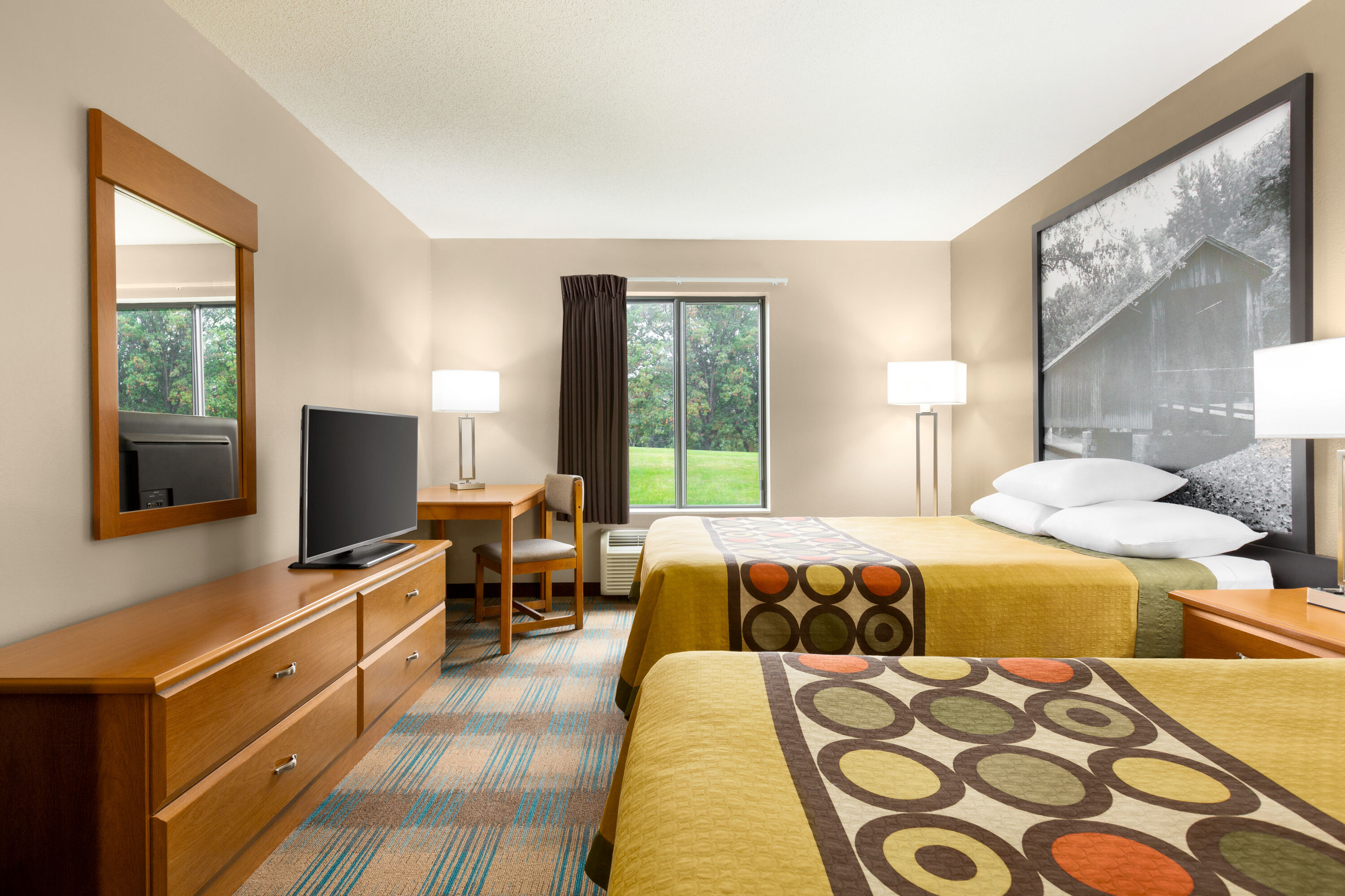 Guest room at the Super 8 by Wyndham Hannibal in Hannibal, Missouri