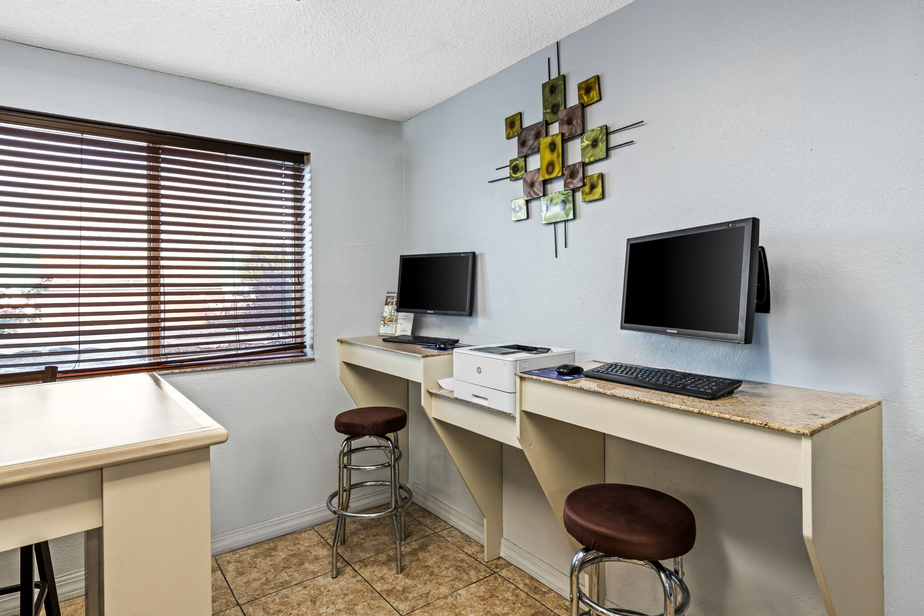 Super 8 by Wyndham Independence Kansas City business center in Independence, Missouri