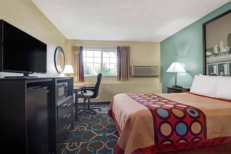 Guest room at the Super 8 Kansas City in Kansas City, Missouri