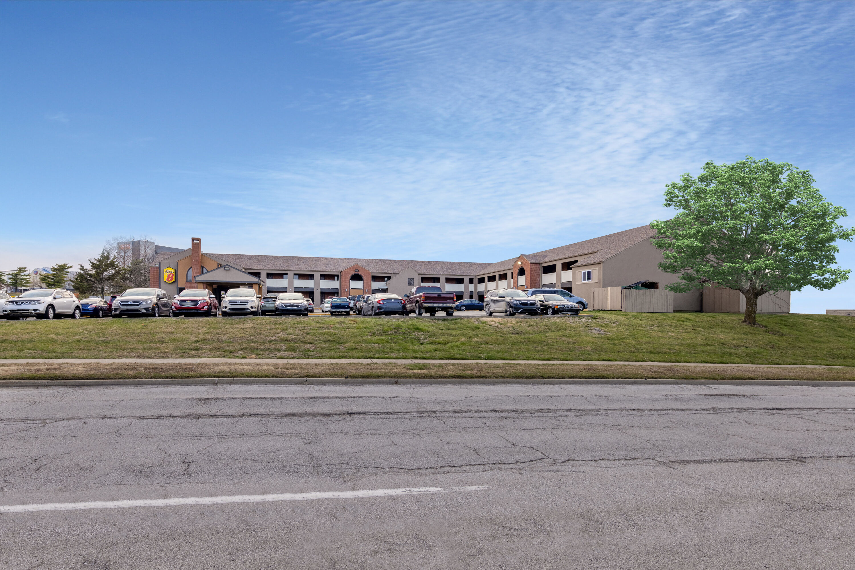 Exterior Day Image of Super 8 by Wyndham Kansas City Airport North hotel in Kansas City, Missouri