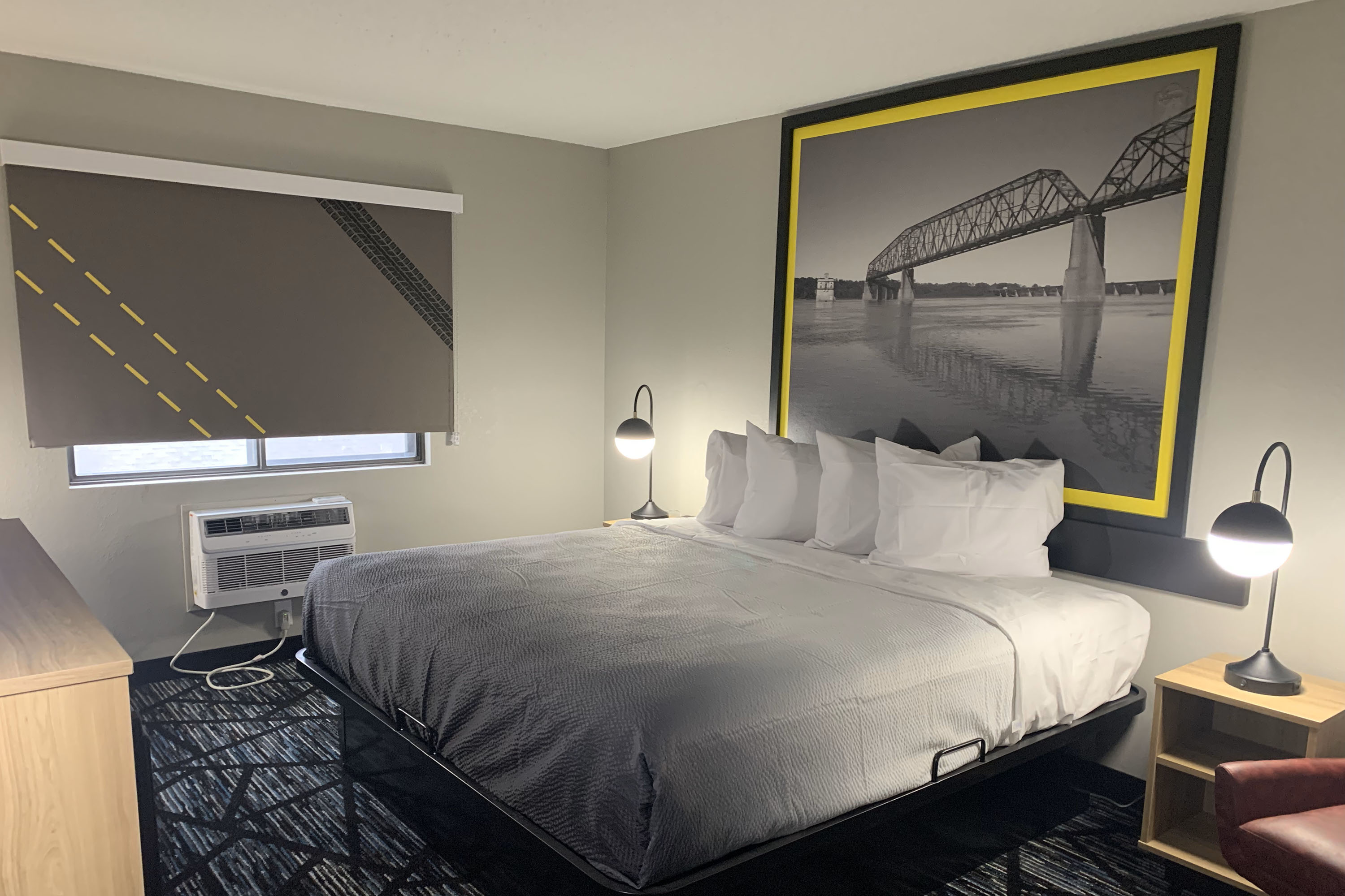 Guest room at the Super 8 by Wyndham Kirksville University Area in Kirksville, Missouri