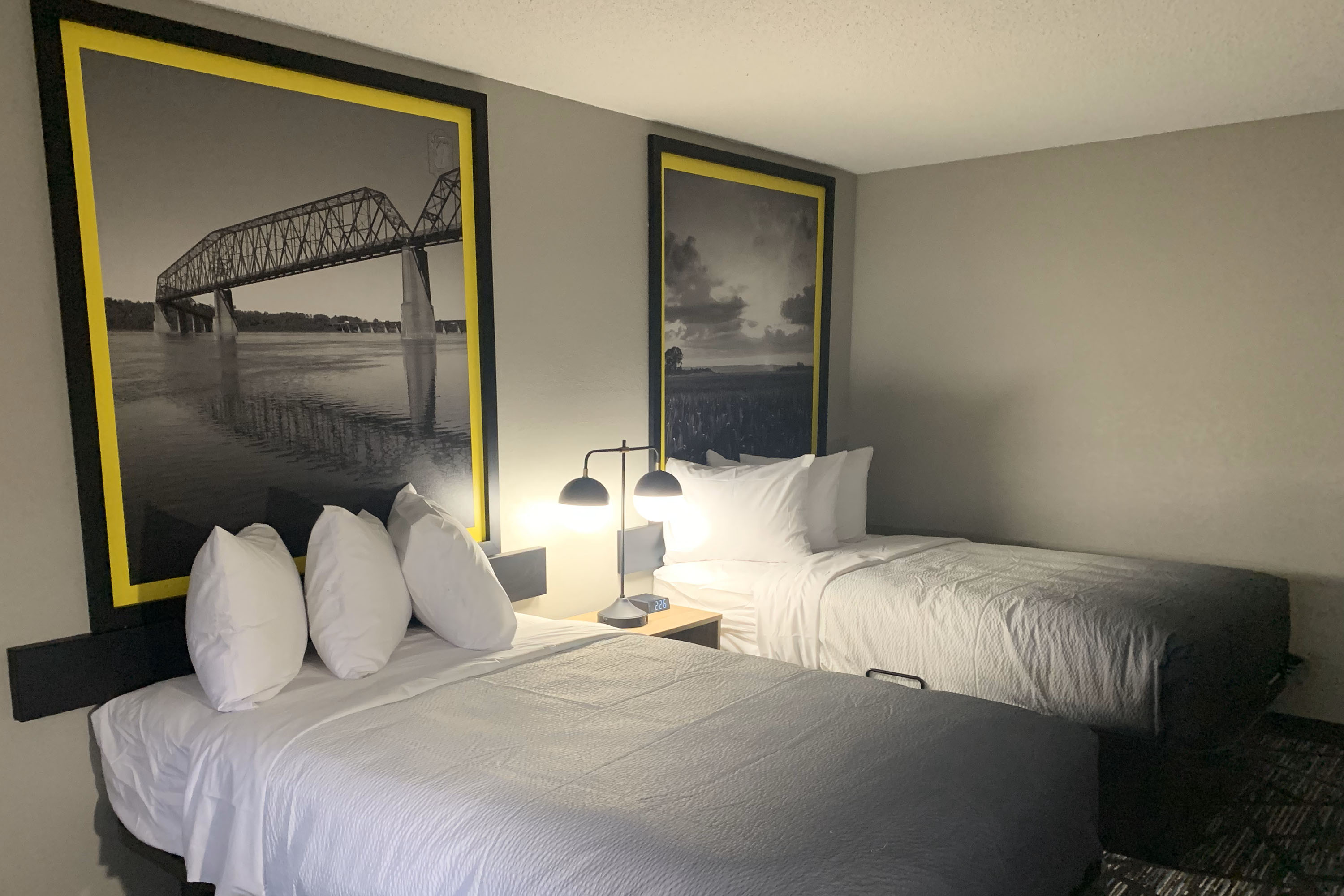 Guest room at the Super 8 by Wyndham Kirksville University Area in Kirksville, Missouri