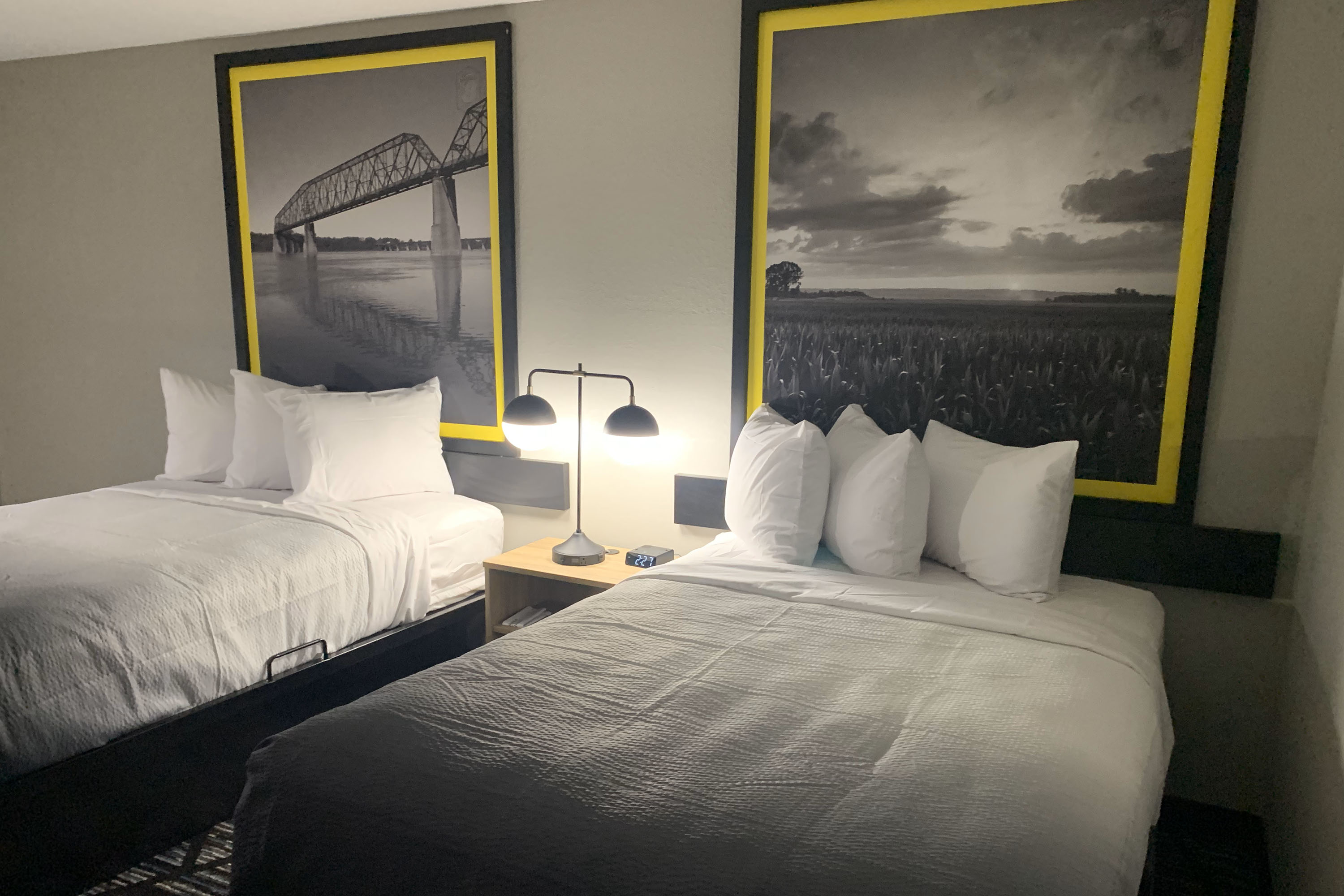 Guest room at the Super 8 by Wyndham Kirksville University Area in Kirksville, Missouri